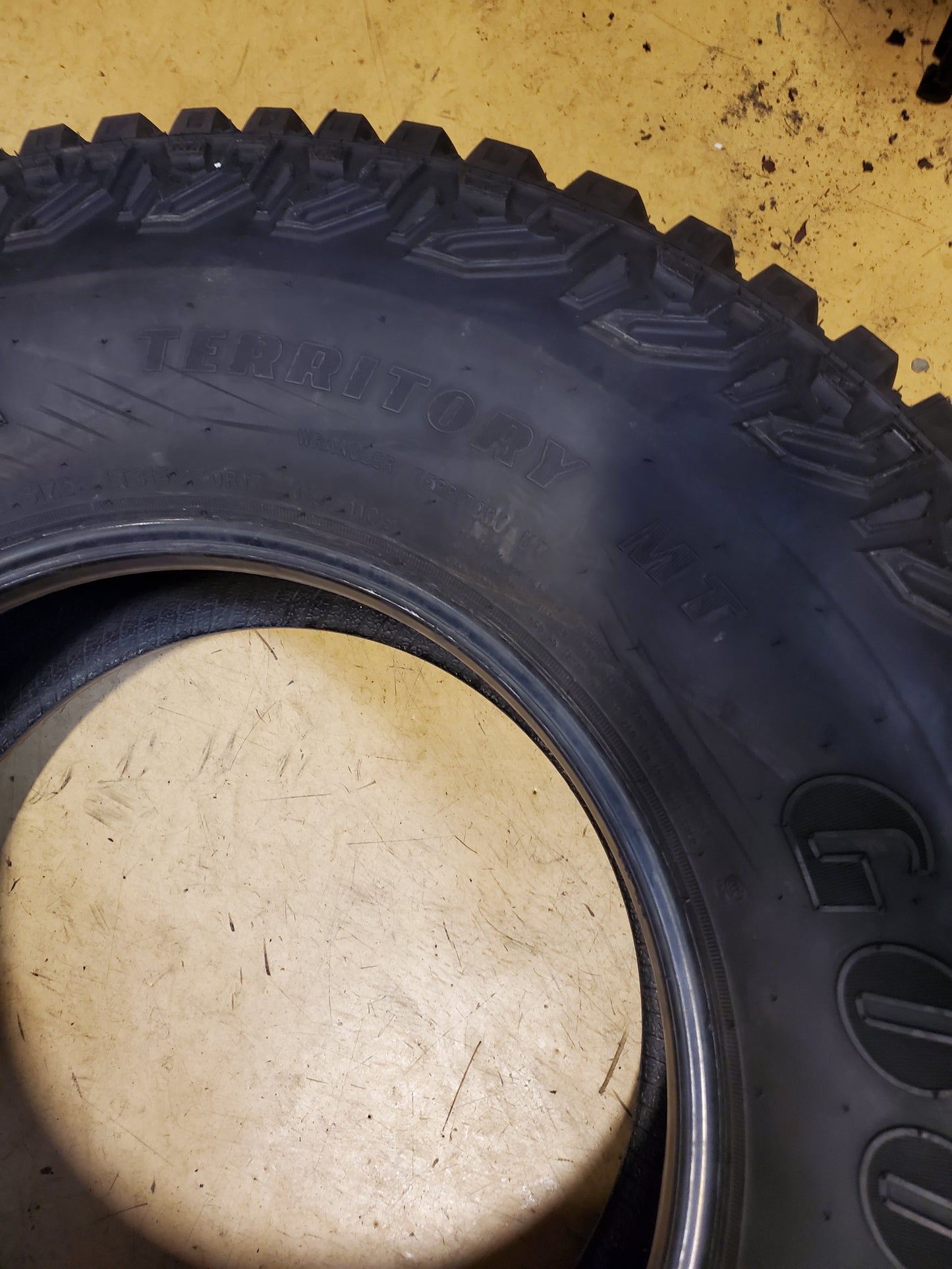 USED 14/32" GOODYEAR TERRITORY MT LT 315 70 17 113/110S 6PLY MUD TIRE 796270833