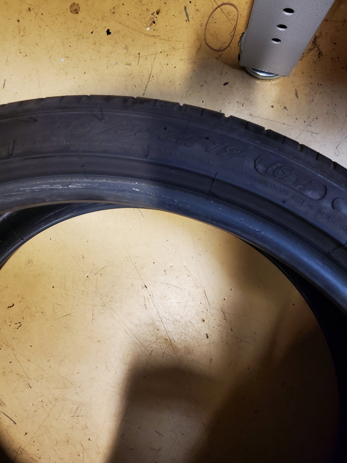 2 USED OS MICHELIN PILOT SPORT PS2 BSW P 235/35R19 87Y UHP TIRE 77878