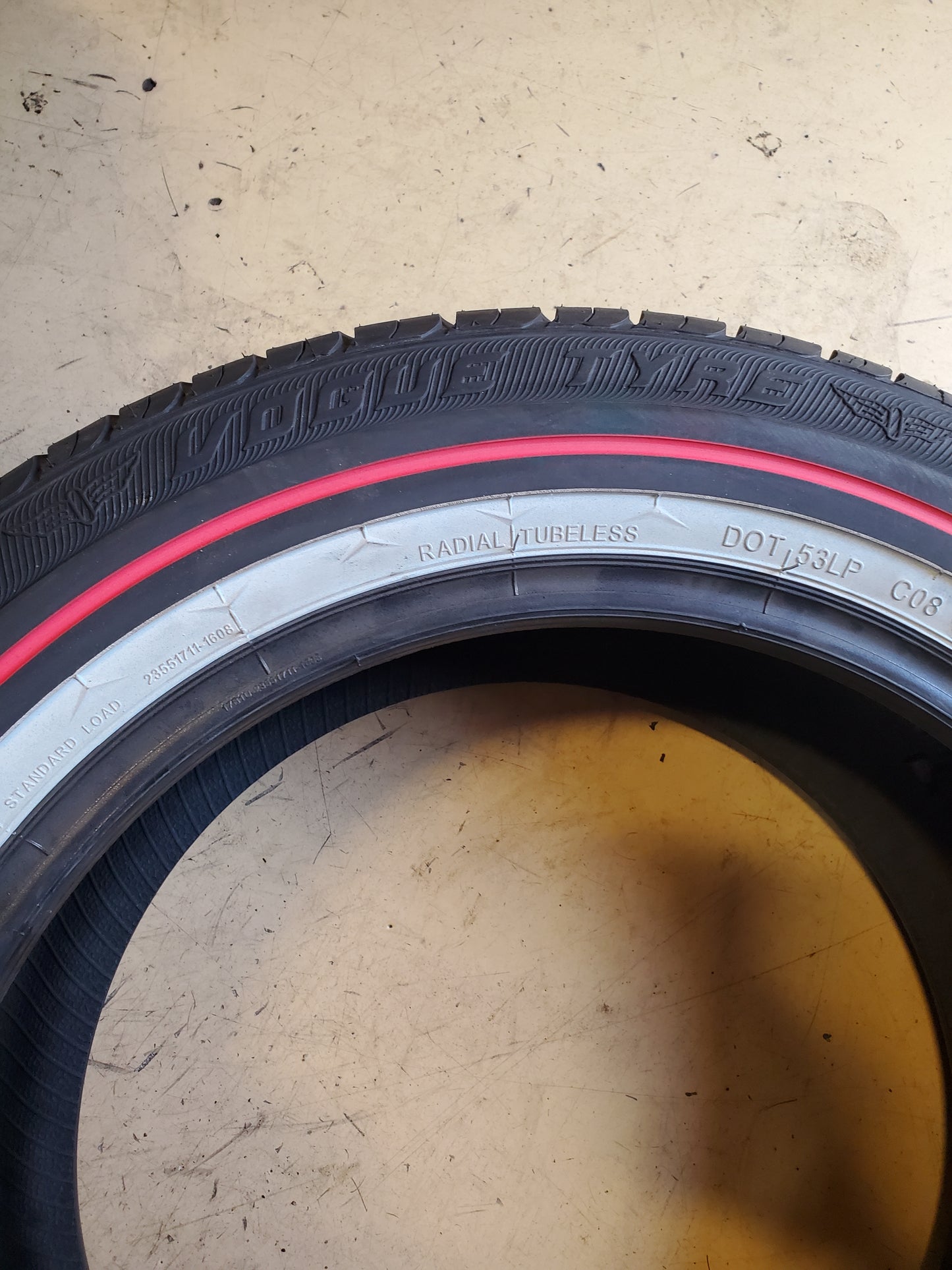 2 VOGUE WIDE TRAC TOURING RW P 235 55 17 99H CUSTOM TIRE 02180931