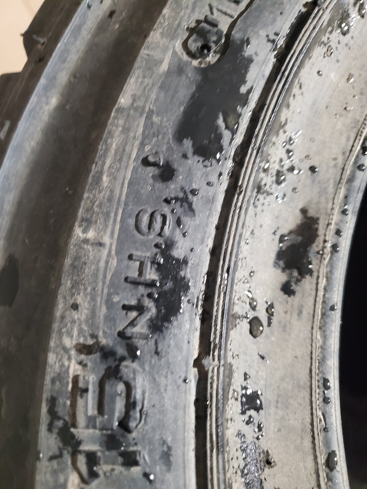 NOS MALHOTRA NHS BSW  28 9 15 16PLY FORKLIFT TIRE M28915