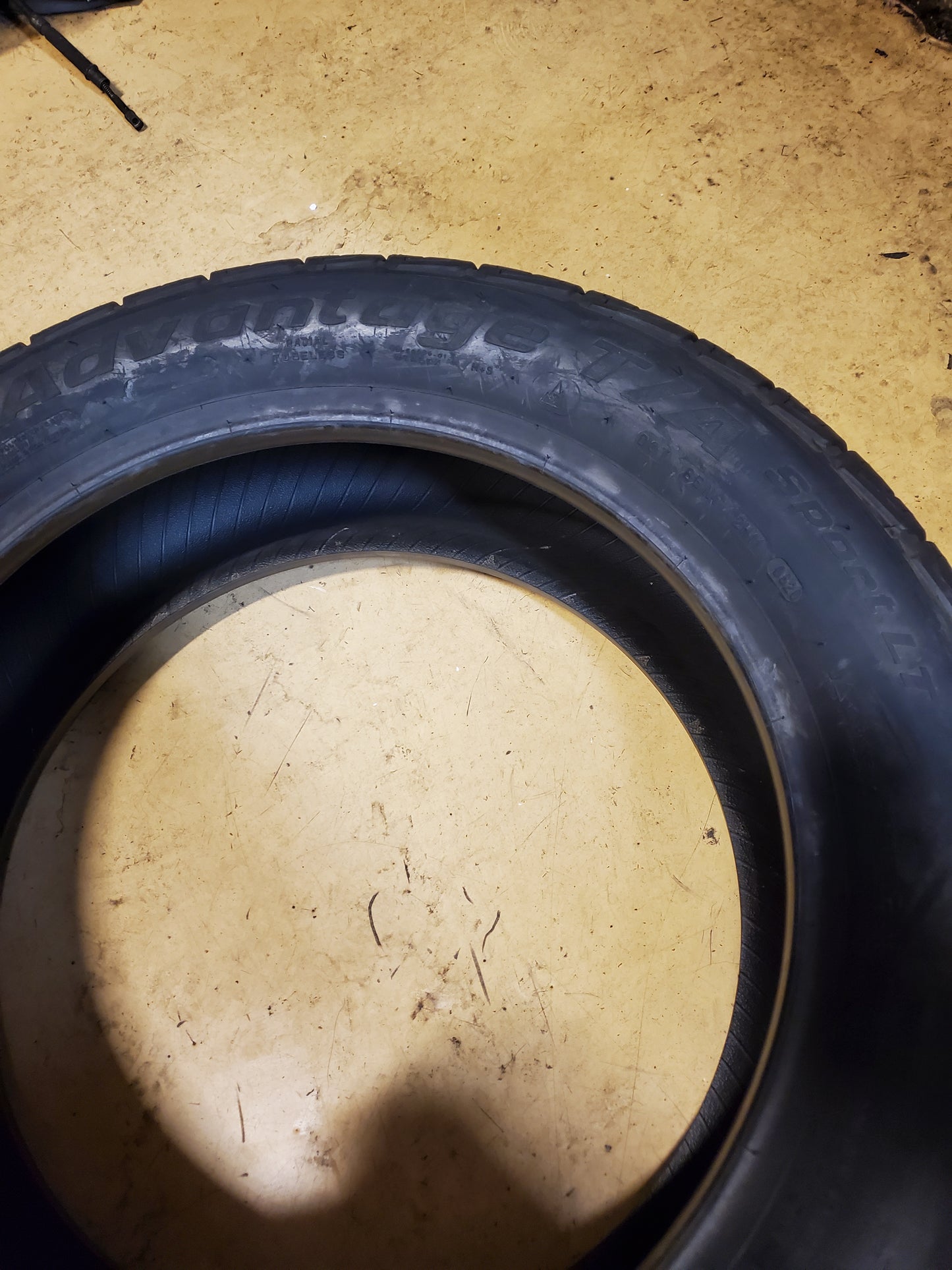 NOS BFGOODRICH ADVANTAGE T/A SPORT LT BSW P 255 50 20 109H XL ALL SEASON TIRE 84194