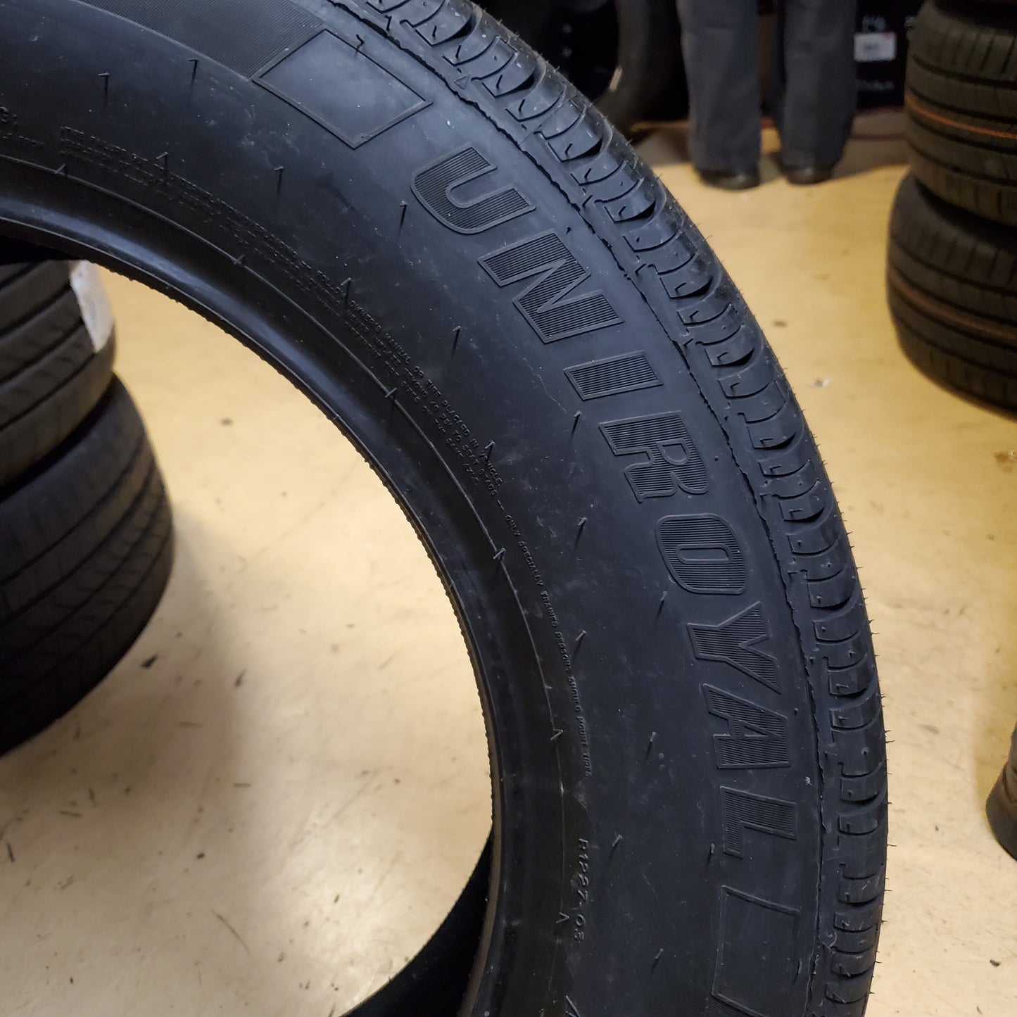 UNIROYAL TIGER PAW TOURING A/S DT P 245 60 18 105V SL ALL SEASON TIRE 25336