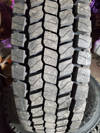 AMERICAN ROADSTAR ARS3000 BSW LT 245 70 19.5 136/134N 16PLY DRIVE TIRE ARS3K02