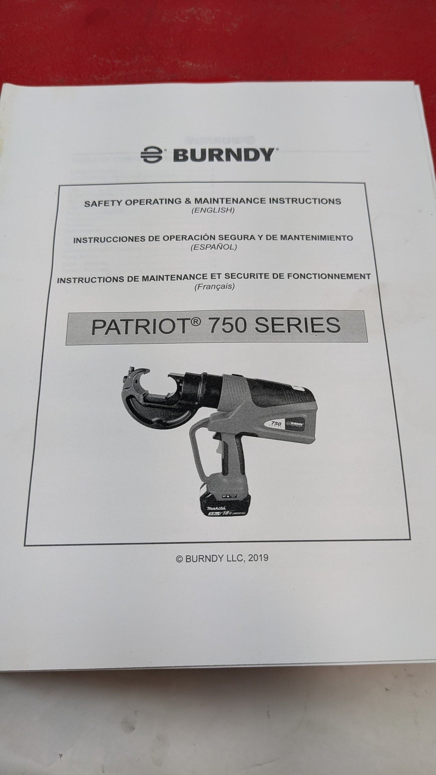 BURNDY PATRIOT 750 SERIES CRIMPER WITH CHARGER AND NEW BATTERY