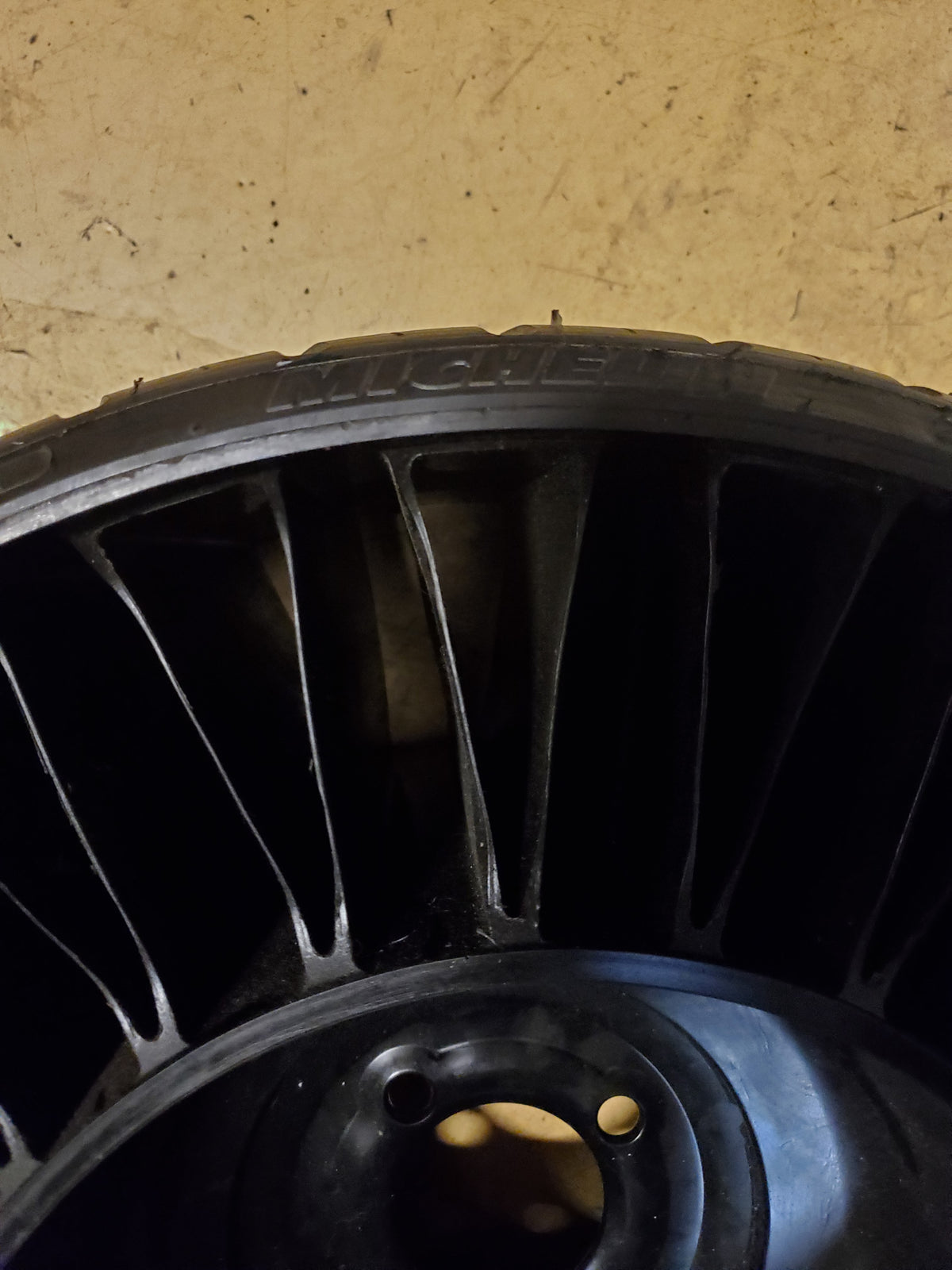 MICHELIN X TWEEL TURF BSW 22 11 12 4-4 TWEEL TIRE 37968
