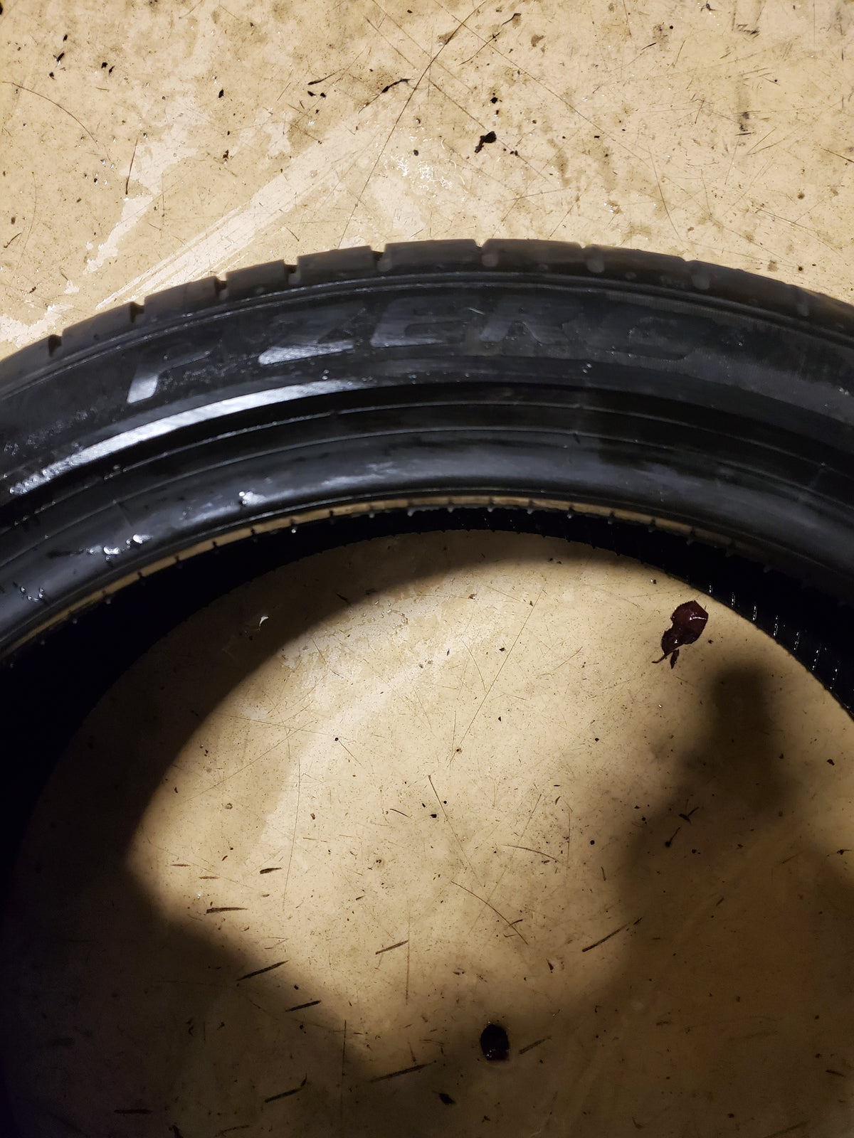 PIRELLI P ZERO (PZ4) (MOE) RUNFLAT P 225 40 19 93Y XL UHP SUMMER TIRE 2908200