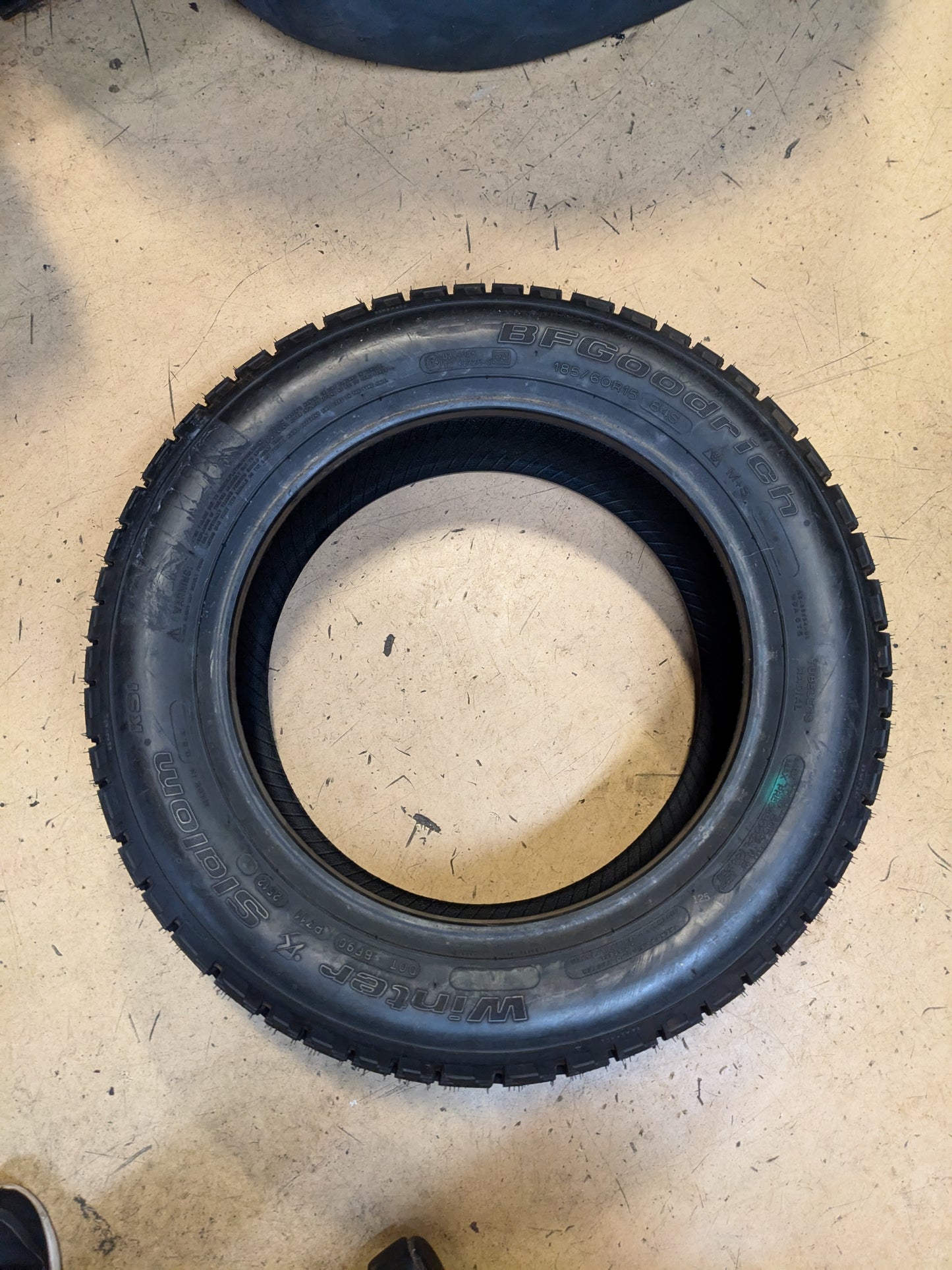 NOS BFGOODRICH WINTER SLALOM KSI BSW P 185/60R15 84S WINTER TIRE 00973