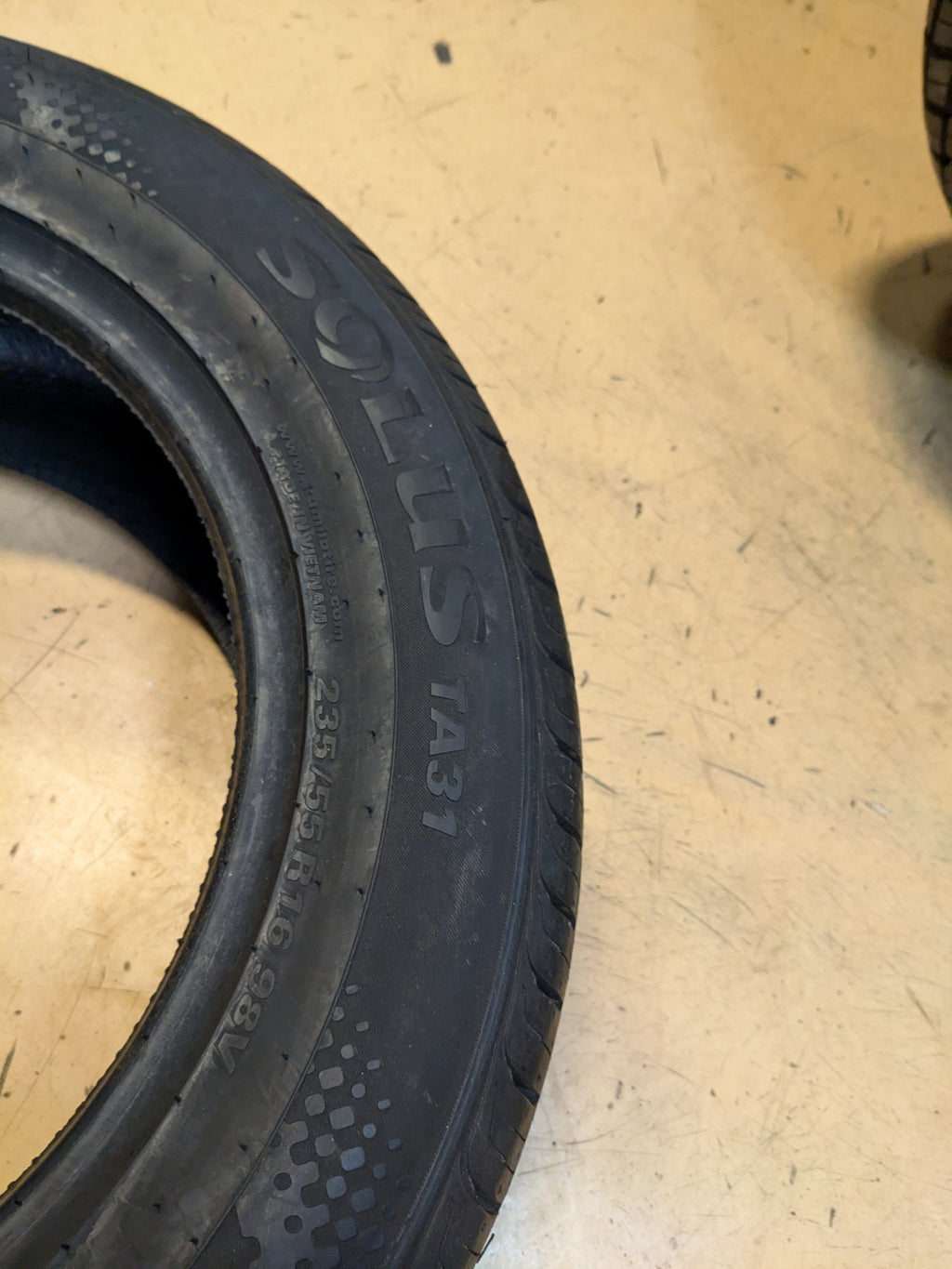 KUMHO SOLUS TA31 P 235 55 16 98V SL ALL SEASON TIRE 2199092