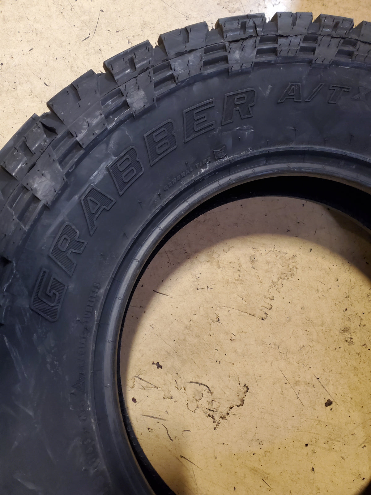 2 GENERAL GRABBER A/T X BSW P 275 70 18 116S ALL TERRAIN TIRE 04492430000