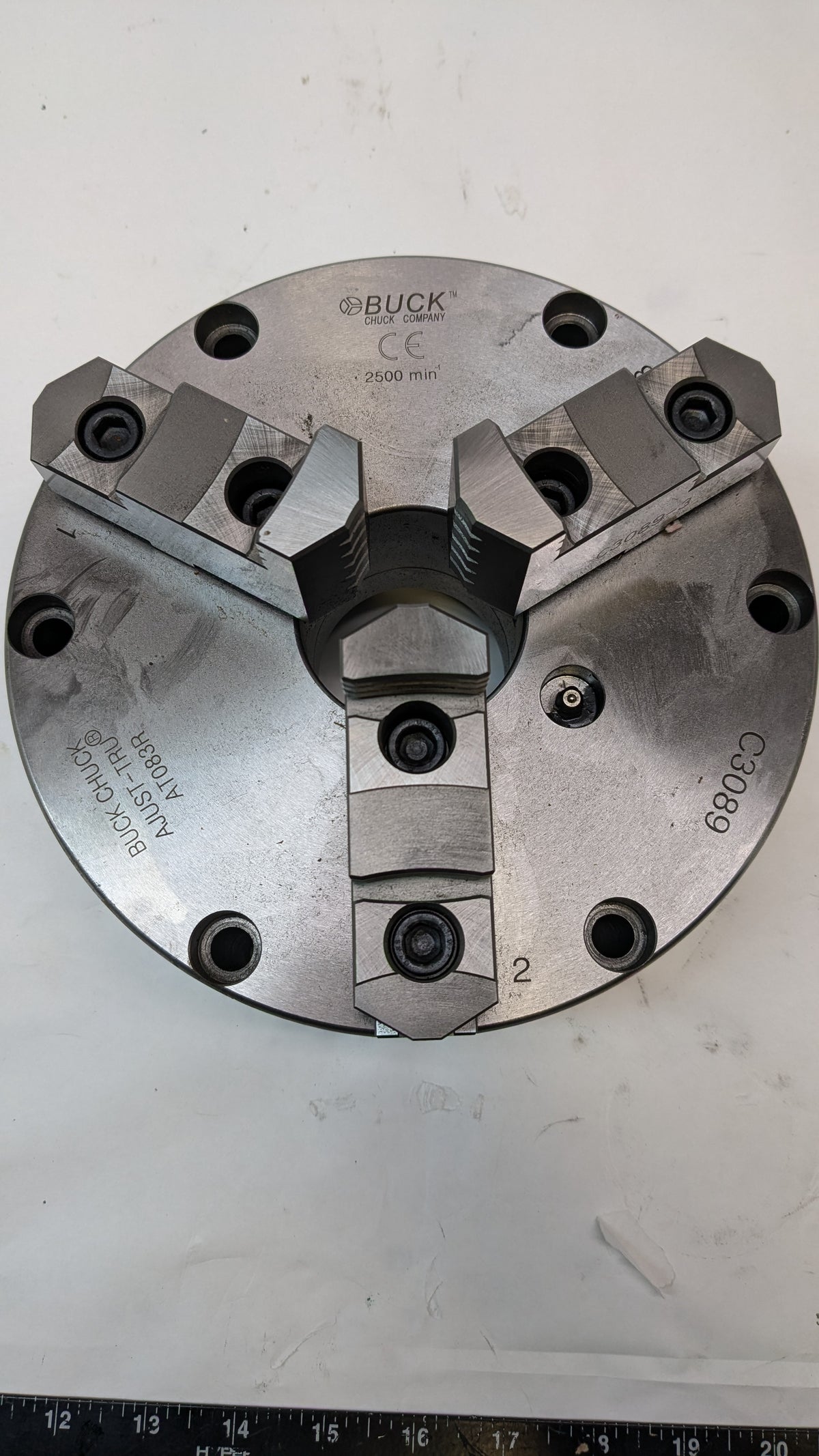 BUCK CHUCK 3 JAWS 8" DIAM SELF CENTERING MANUAL LATHE CHUCK 2,500 MAX RPM AT083R