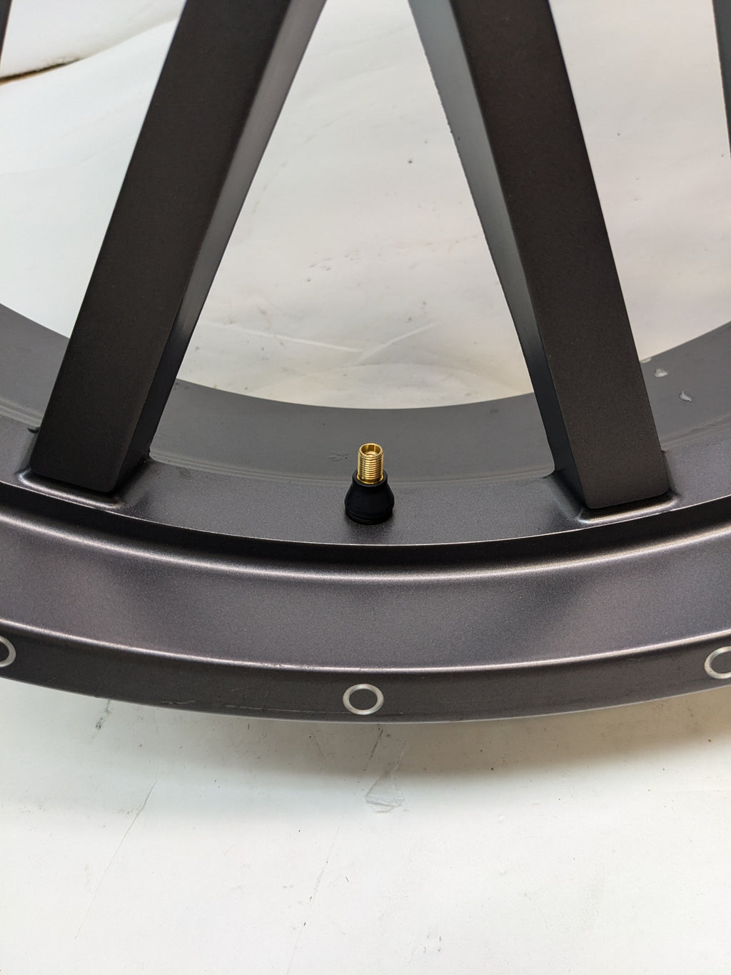 SYSTEM 3 OFF-ROAD ST-3 SIMULATED BEADLOCK WHEEL 24X6.5 ET:+10 SH957 4X5.5