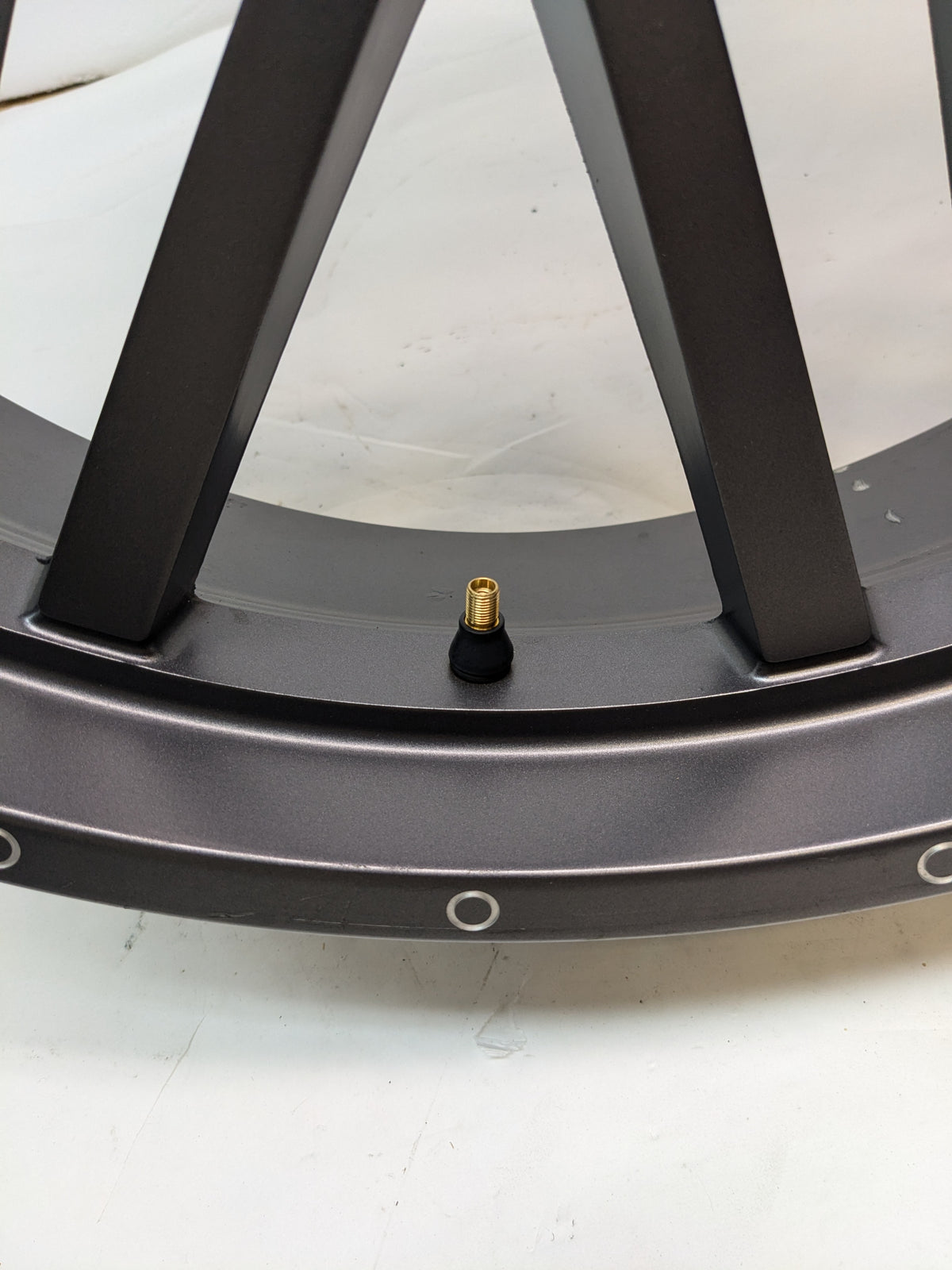 SYSTEM 3 OFF-ROAD ST-3 SIMULATED BEADLOCK WHEEL 24X6.5 ET:+10 SH957 4X5.5