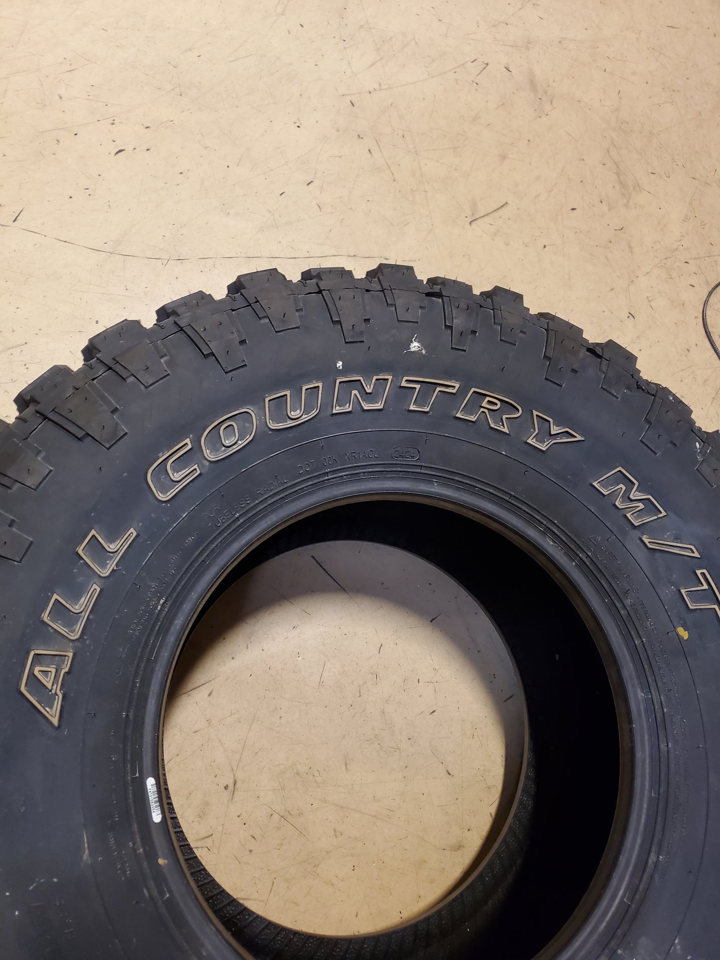 IRONMAN ALL COUNTRY M/T BSW LT 33 12.5 15 108Q MUD TIRE 92613