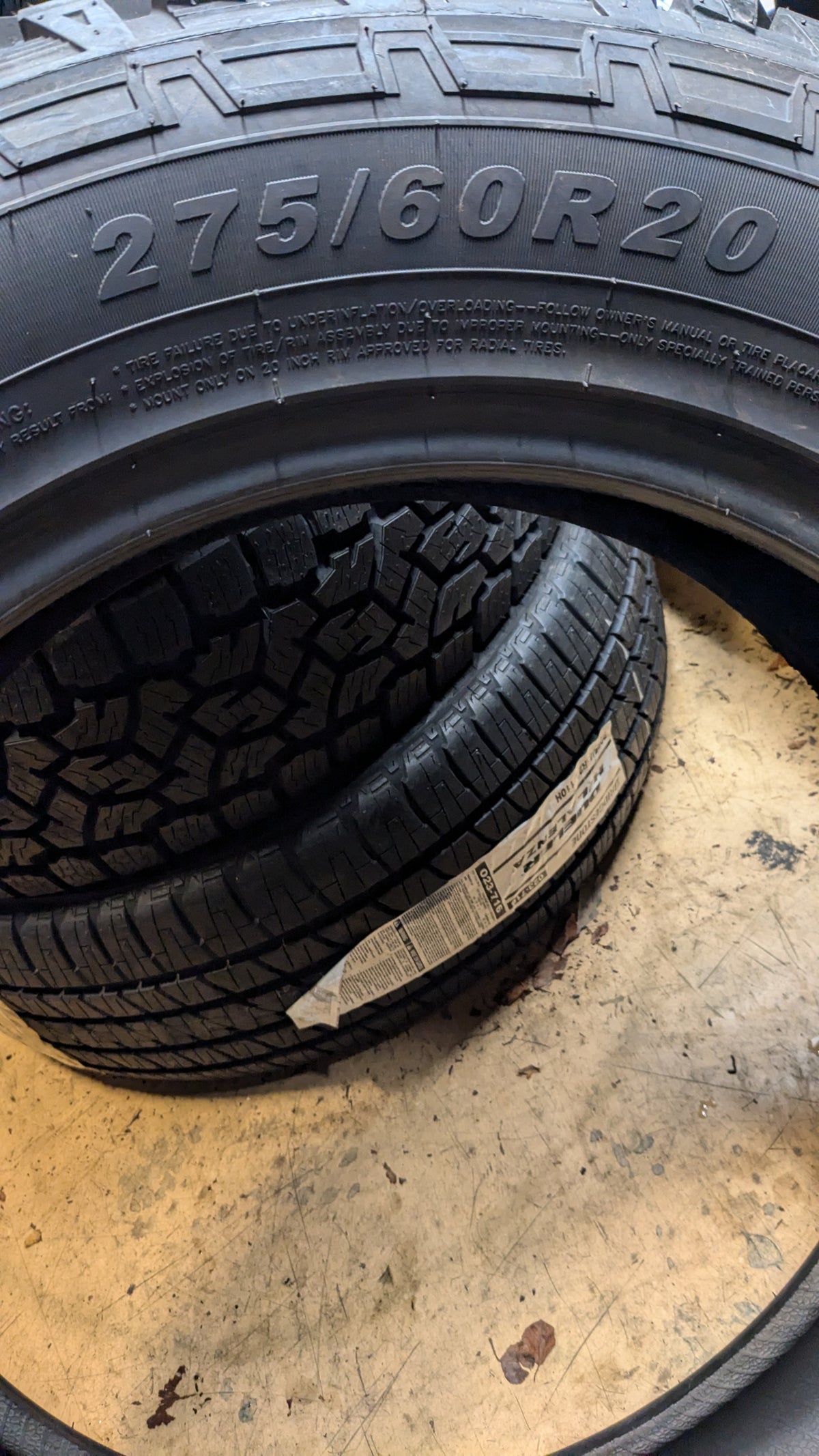 2 FINALIST TERRENO AT BSW P 275 60 20 115T ALL TERRAIN TIRE LLSUV045