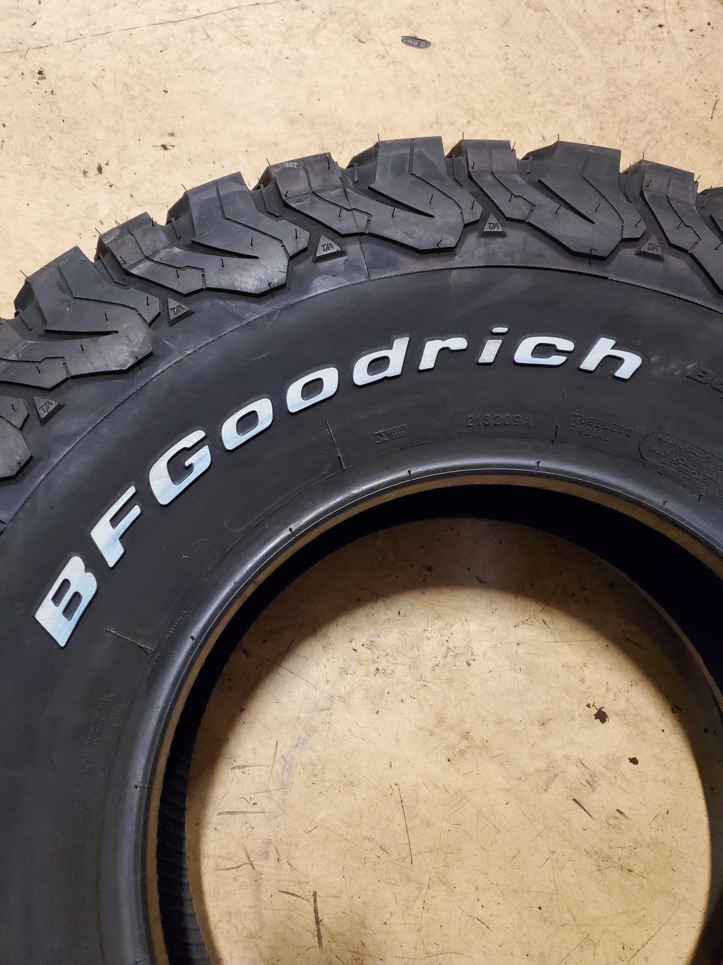 BFGOODRICH ALL-TERRAIN T/A KO2 RWL LT 295 75 16 126/125R 10PLY TIRE 99926