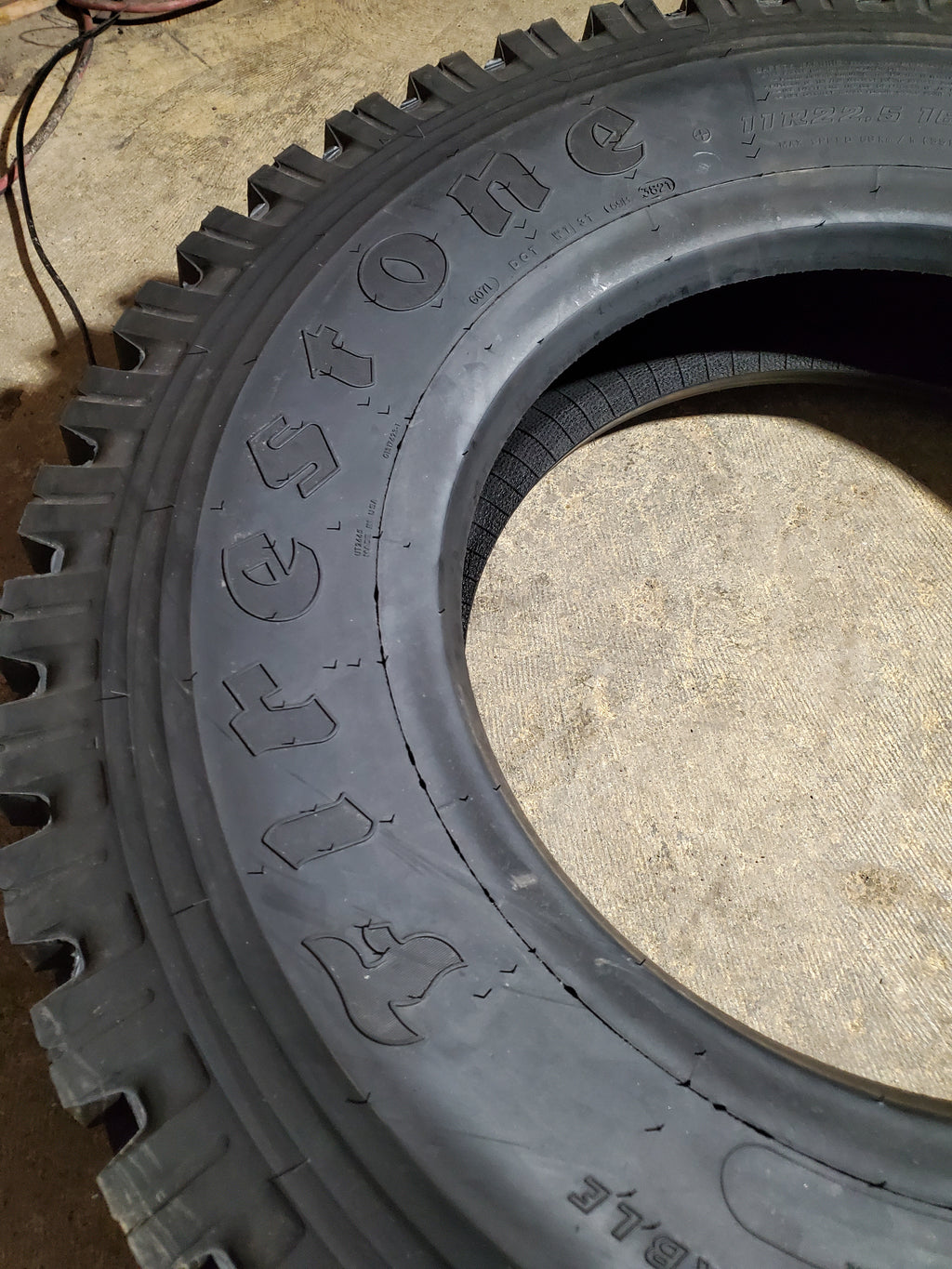 FIRESTONE T831 RADIAL BSW LT 11 22.5 146G 16PLY DRIVE TIRE 281557