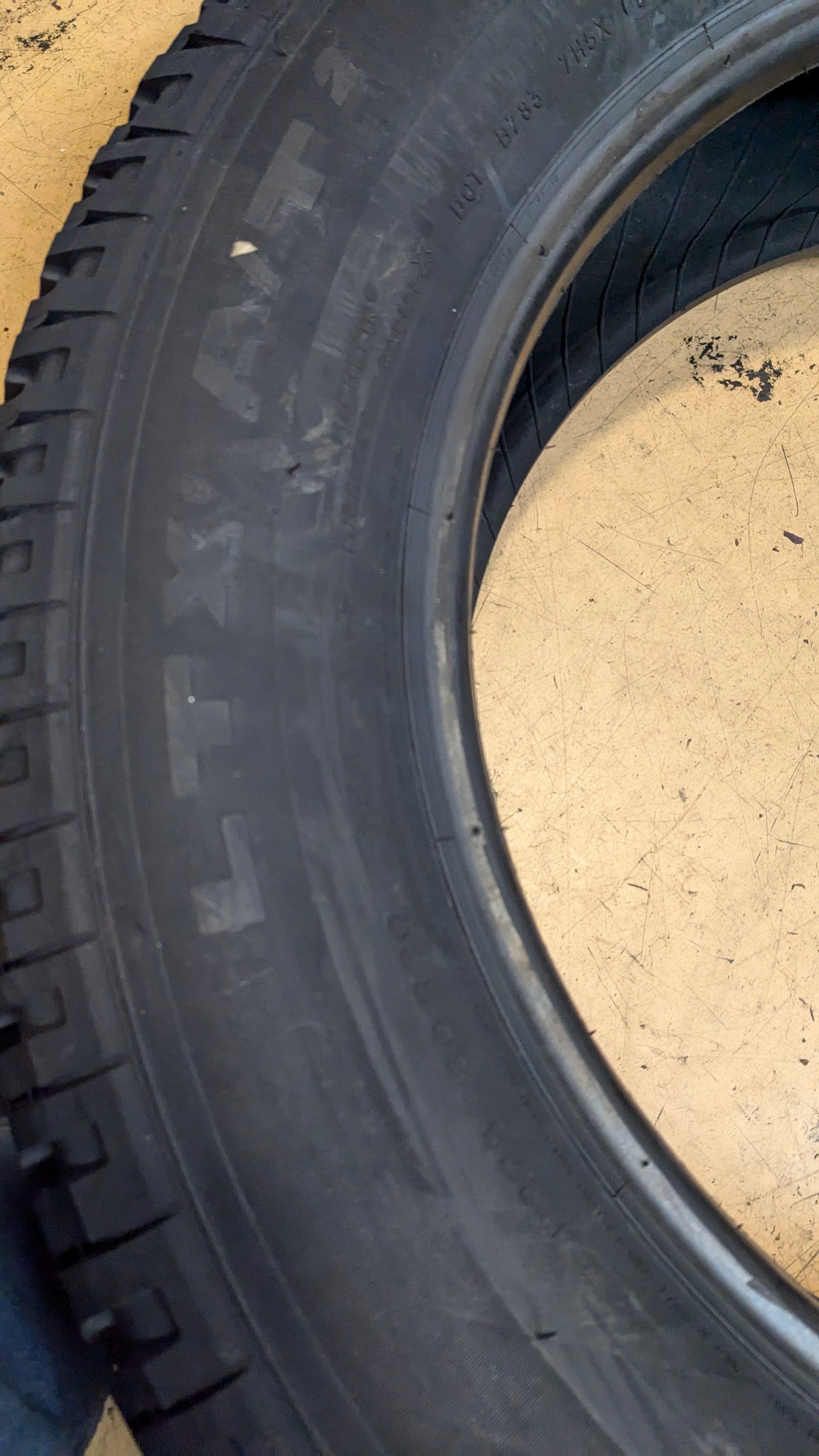 2 MICHELIN LXT A/T 2 BSW P 275 60 20 114S ALL SEASON TIRE MC36429