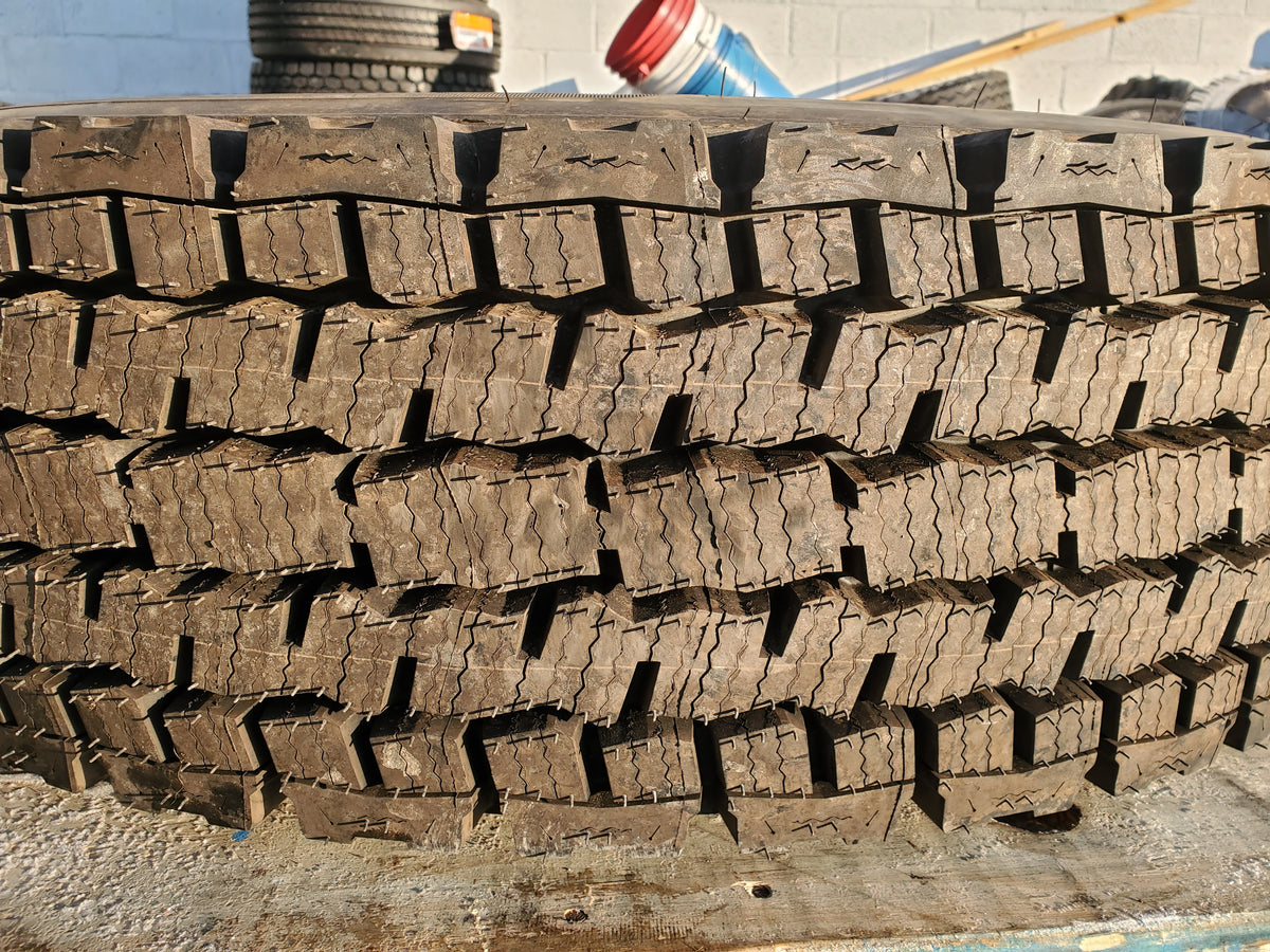 NOS MICHELIN X INCITY GRIP BSW LT 305 85 22.5 152/149K 18PLY STEER TIRE 08623