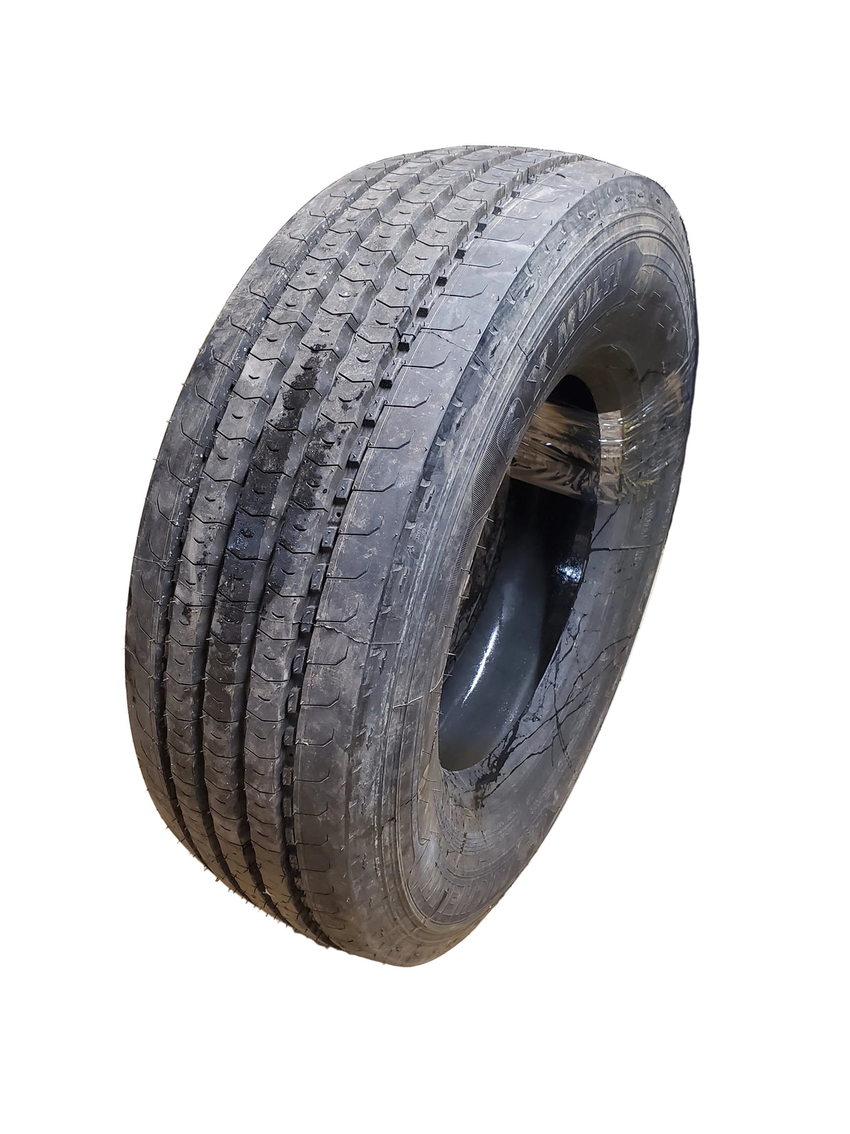 NOS MICHELIN X MULTI BSW  285 70 19.5 146/144L 16PLY DRIVE TIRE 09733