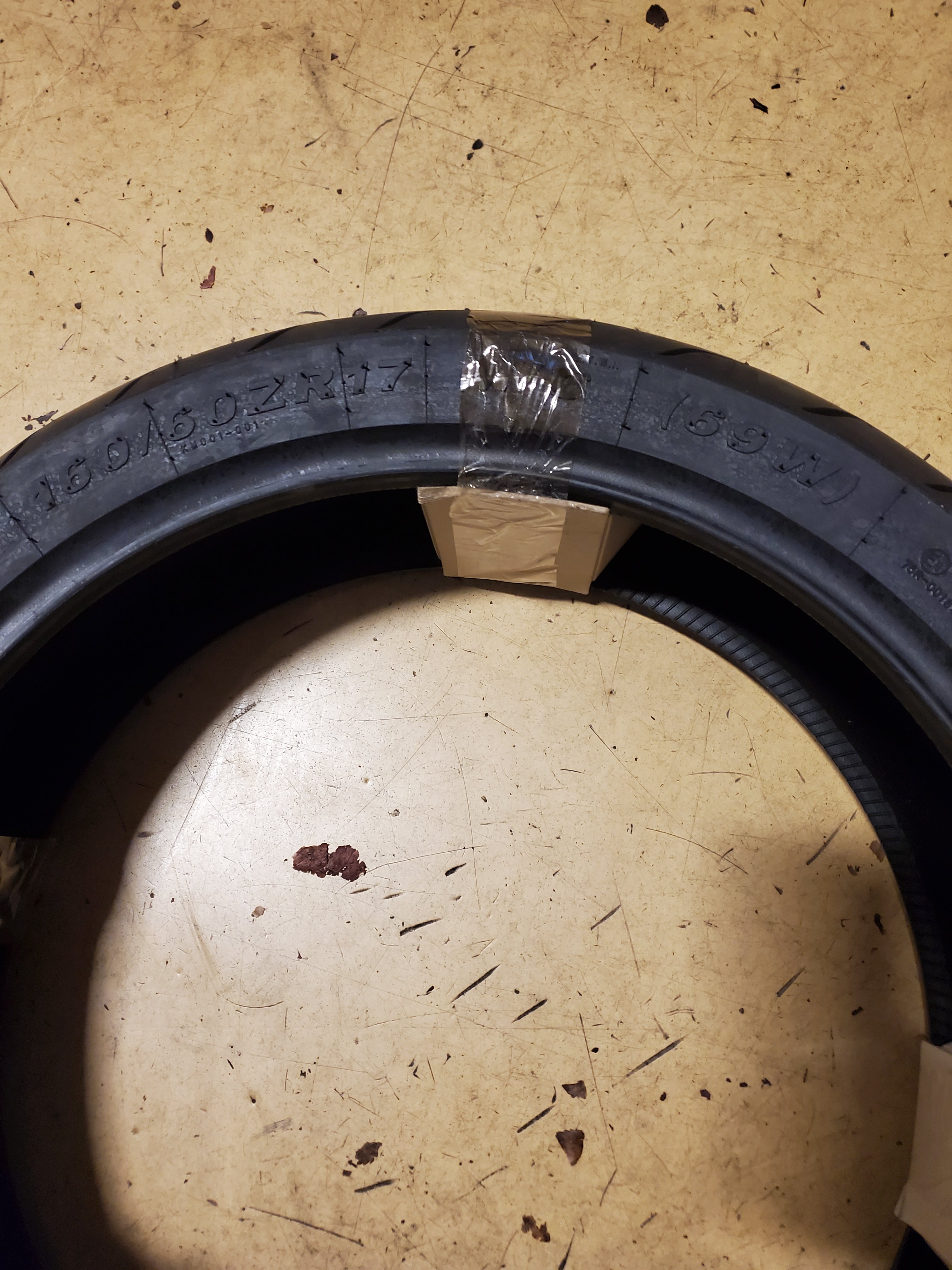 KENDA KM1 ST ROAD BSW 160 60 17 69W REAR MOTORCYCLE TIRE 040016017B1