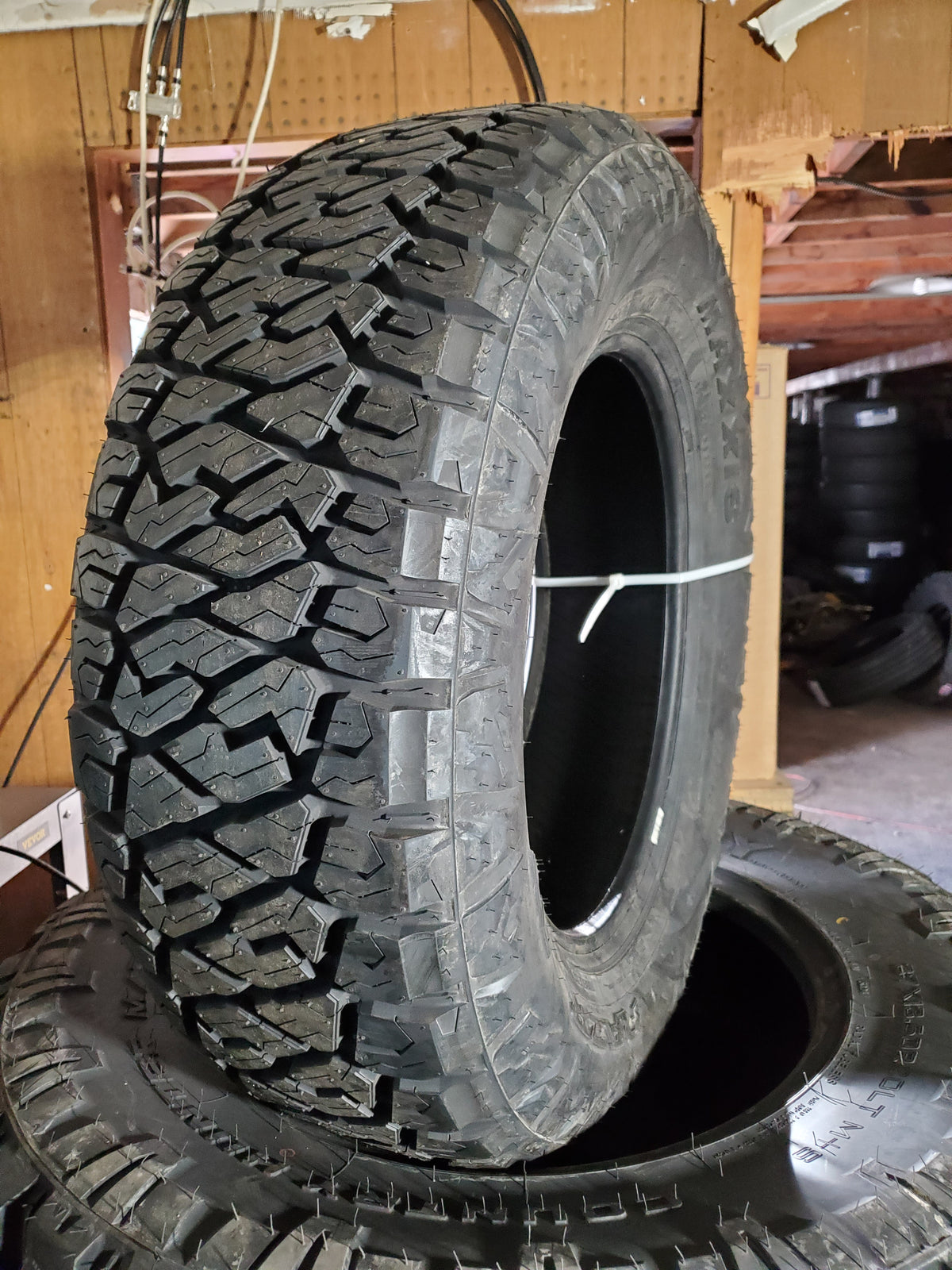 MAXXIS RAZR AT BSW P 265 65 18 114T ALL TERRAIN TIRE TP00405100