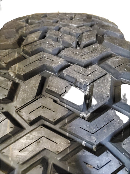 NOS FURY COUNTRY HUNTER R/T LT 37 13.5 18 124Q 8PLY RUGGED TIRE RTD37135018A