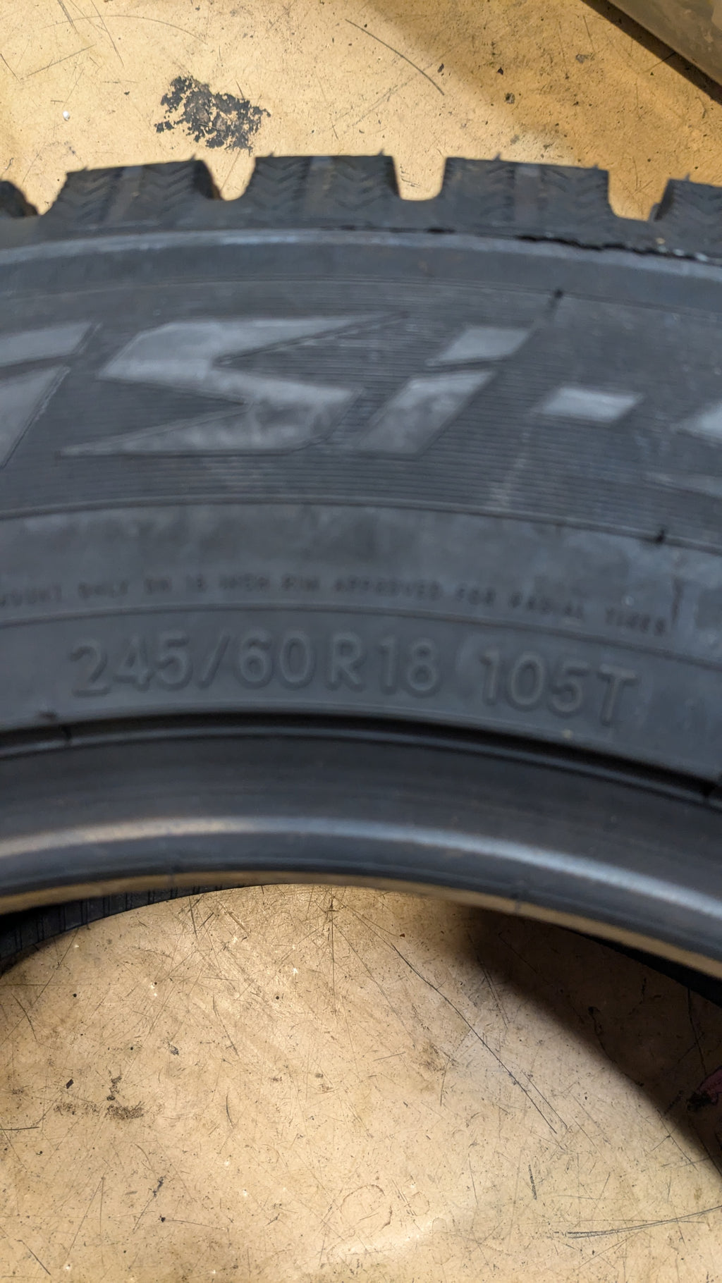 NOS TOYO OBSERVE GSI 5 BSW P 245 60 18 105T WINTER TIRE TIRE 130340