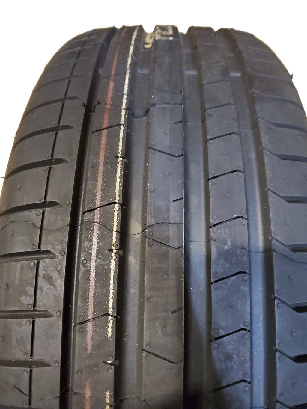 PIRELLI P-ZERO PZ4 MOE BSW P 245 35 20 XL UHP TIRE 3122200
