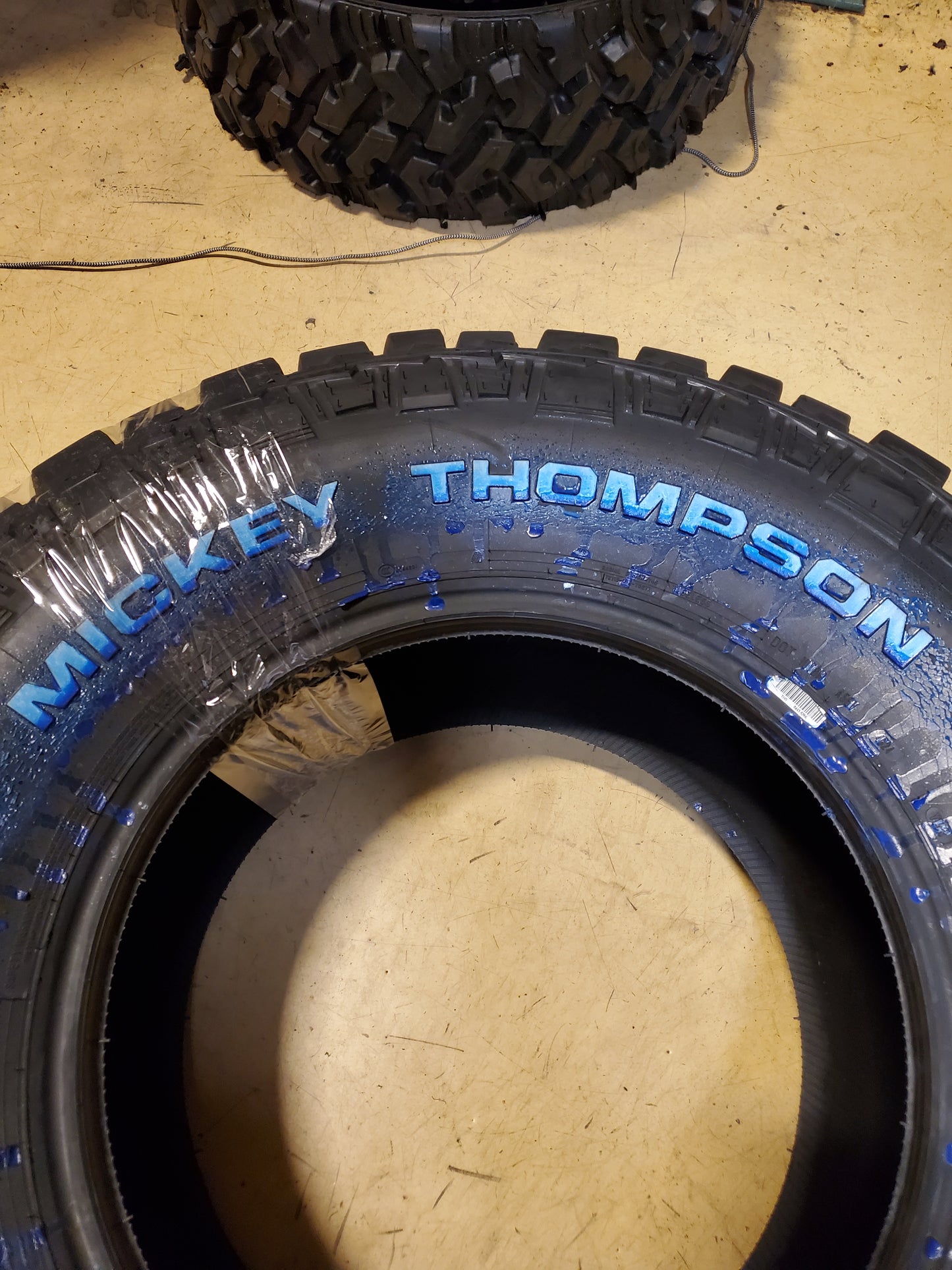 2 MICKEY THOMPSON BAJA LEGEND EXP RWL LT 315 70 17 121/118Q 8PLY TIRE 331078003