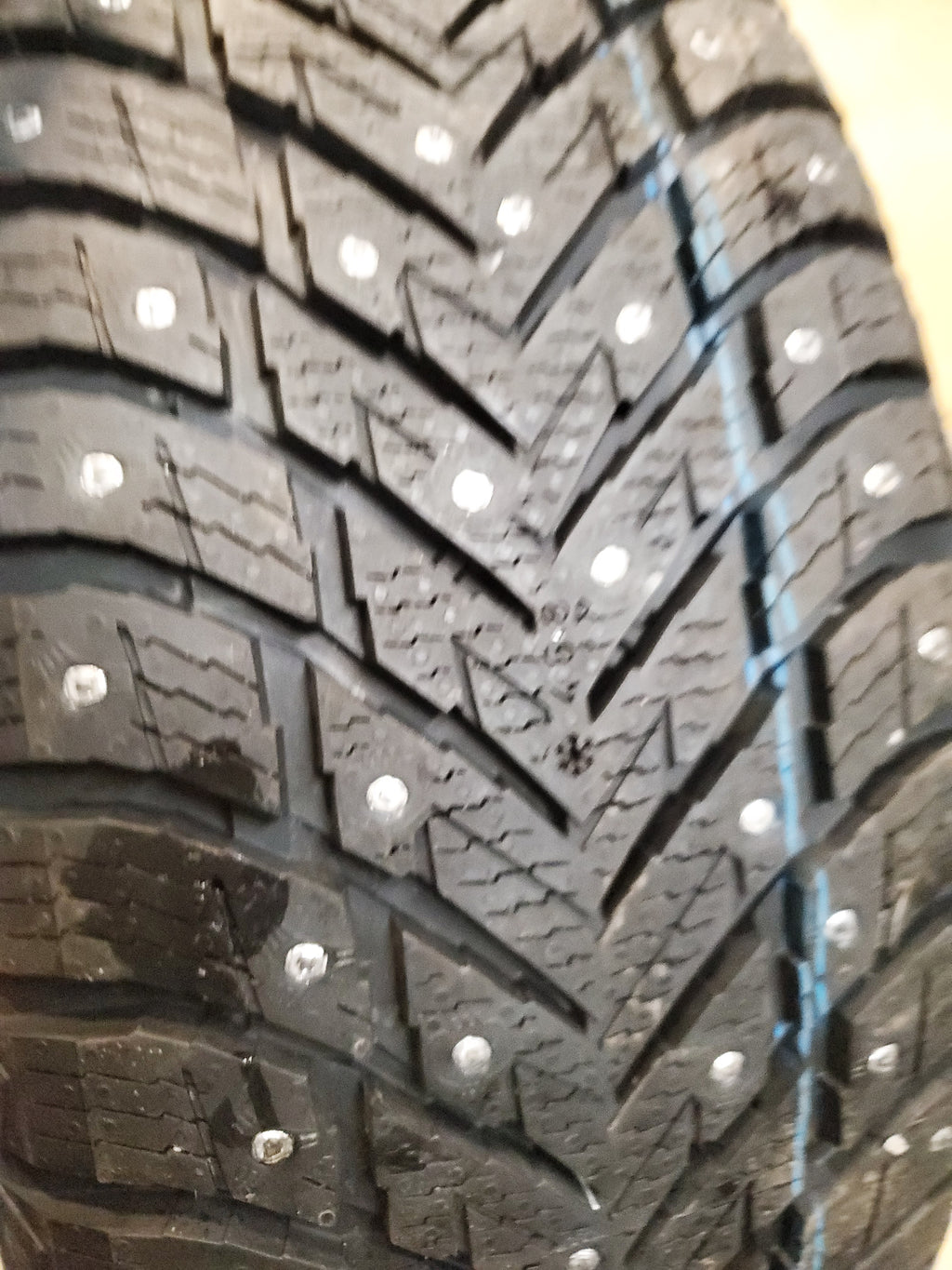 2 NOKIAN HAKKAPELITTA 10 SUV (STUDDED) BSW LT 235 50 18 103T XL WINTER TIRE TS32484