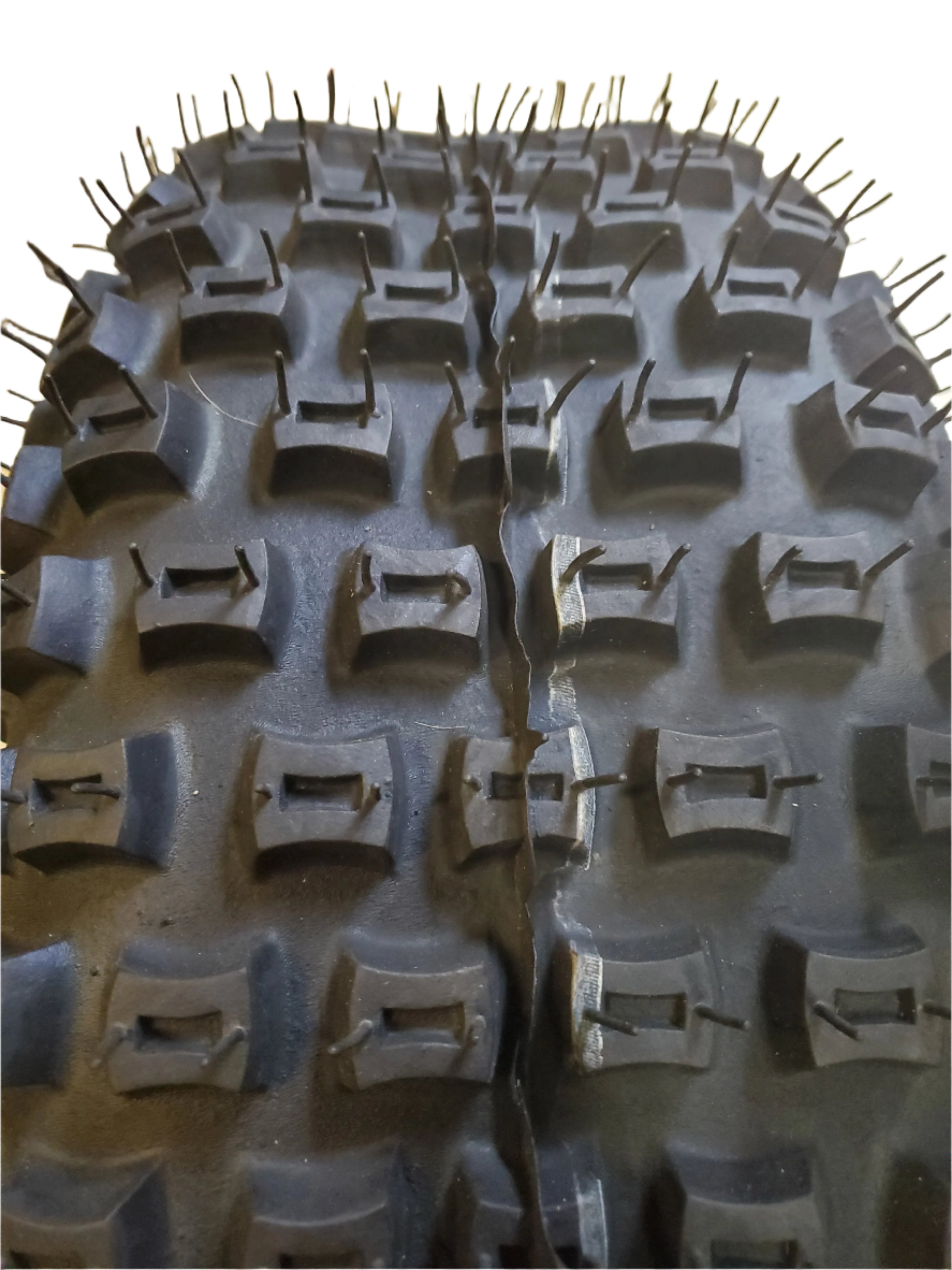 NOS CARLISLE TURF TAMER BSW AT 25 12 9 56F ATV/UTV TIRE 55U373