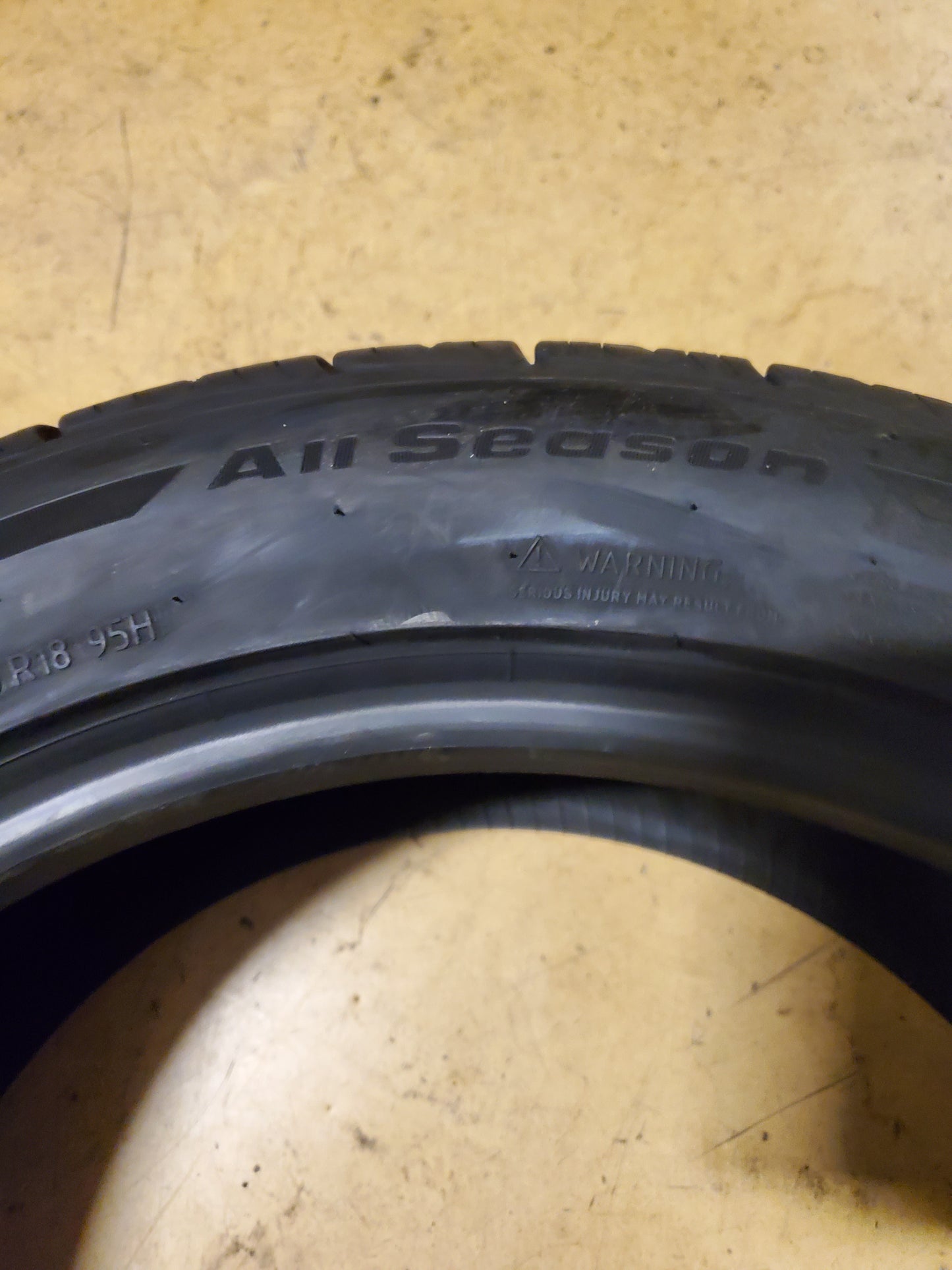 BFGOODRICH ADVANTAGE CONTROL ALL SEASON BSW P 225 50 18 95H TIRE 49333
