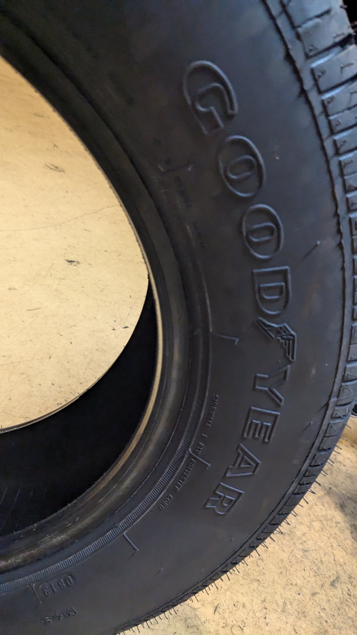 GOODYEAR EAGLE RSA BSW P 195 60 15 88H ALL SEASON TIRE 732401500