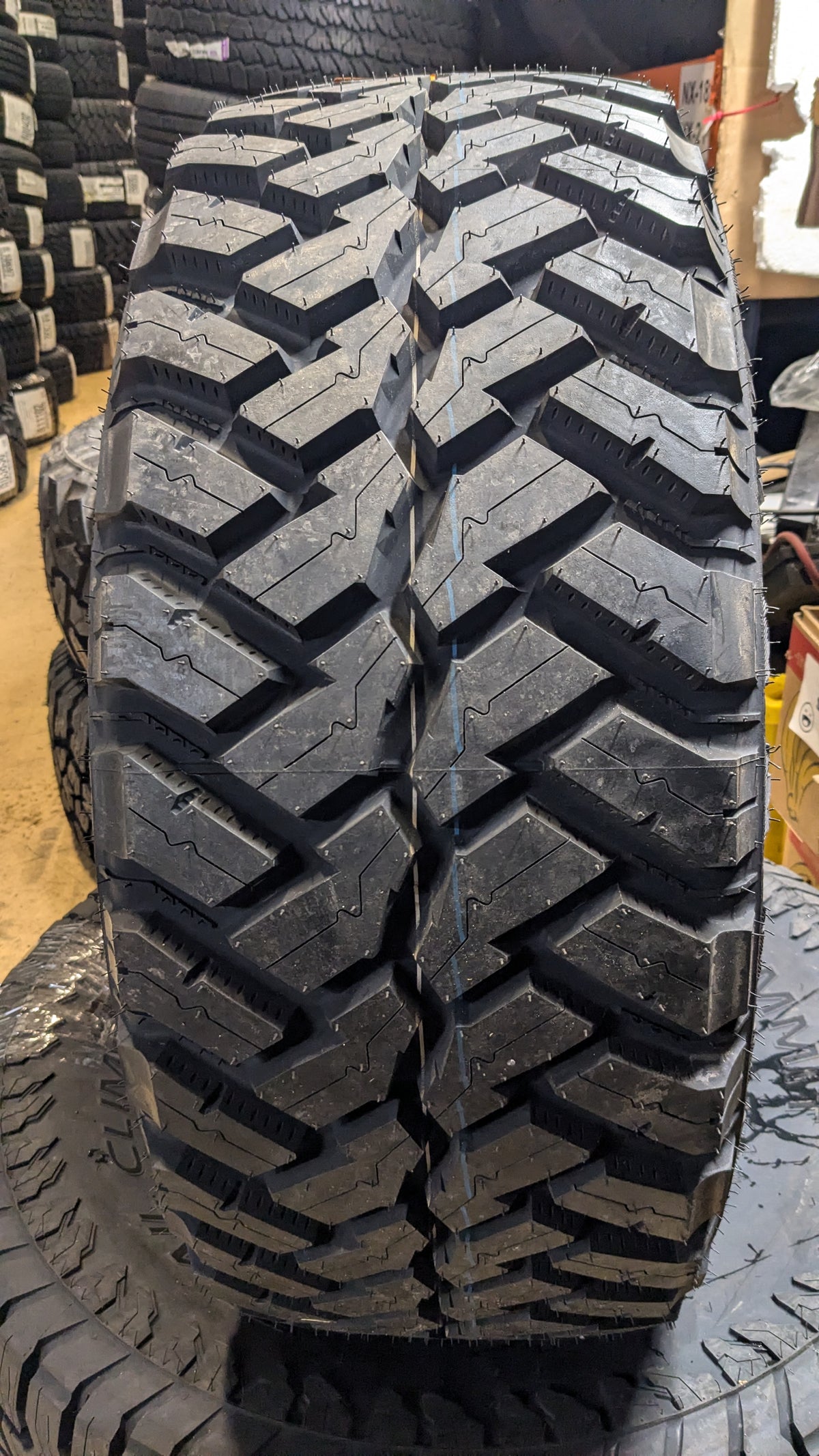 COSMO MUD KICKER BSW LT 33 12.5 18LT 122Q 12PLY MUD TERRAIN TIRE I0087331