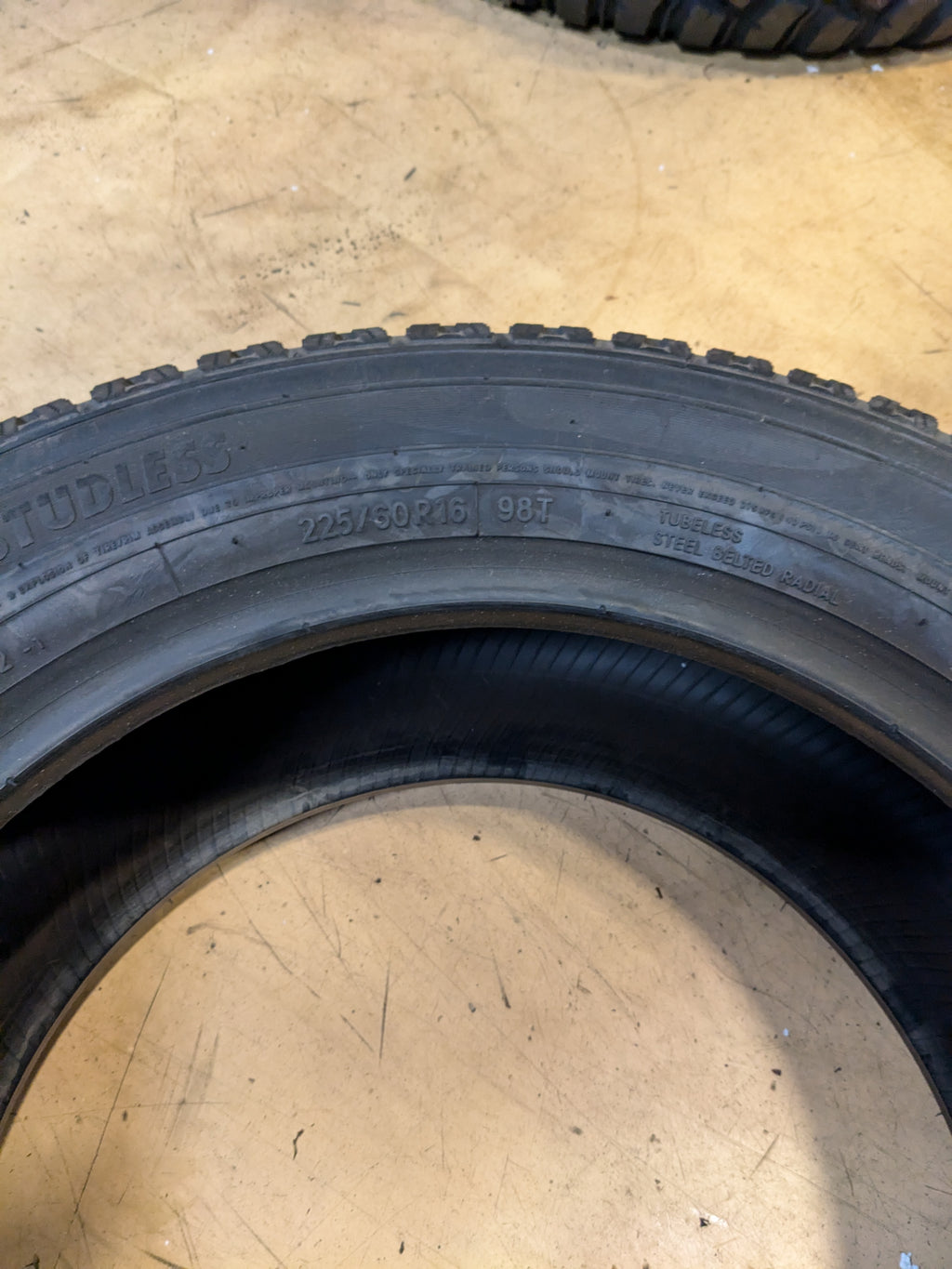 2 NEW OLD STOCK NITTO SN2 P 225 60 16 98T SNOW WINTER TIRE 204230