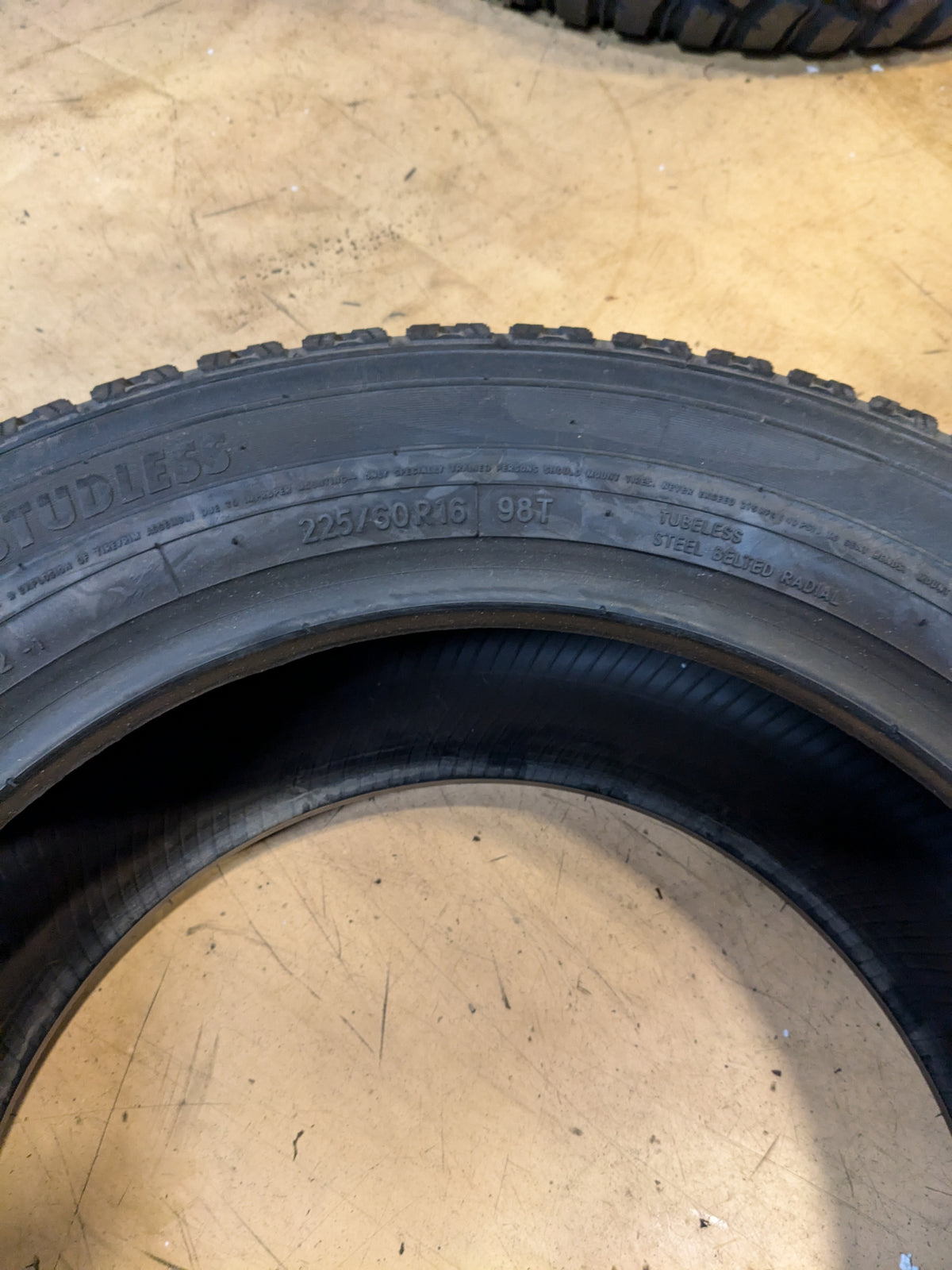 2 NEW OLD STOCK NITTO SN2 P 225 60 16 98T SNOW WINTER TIRE 204230
