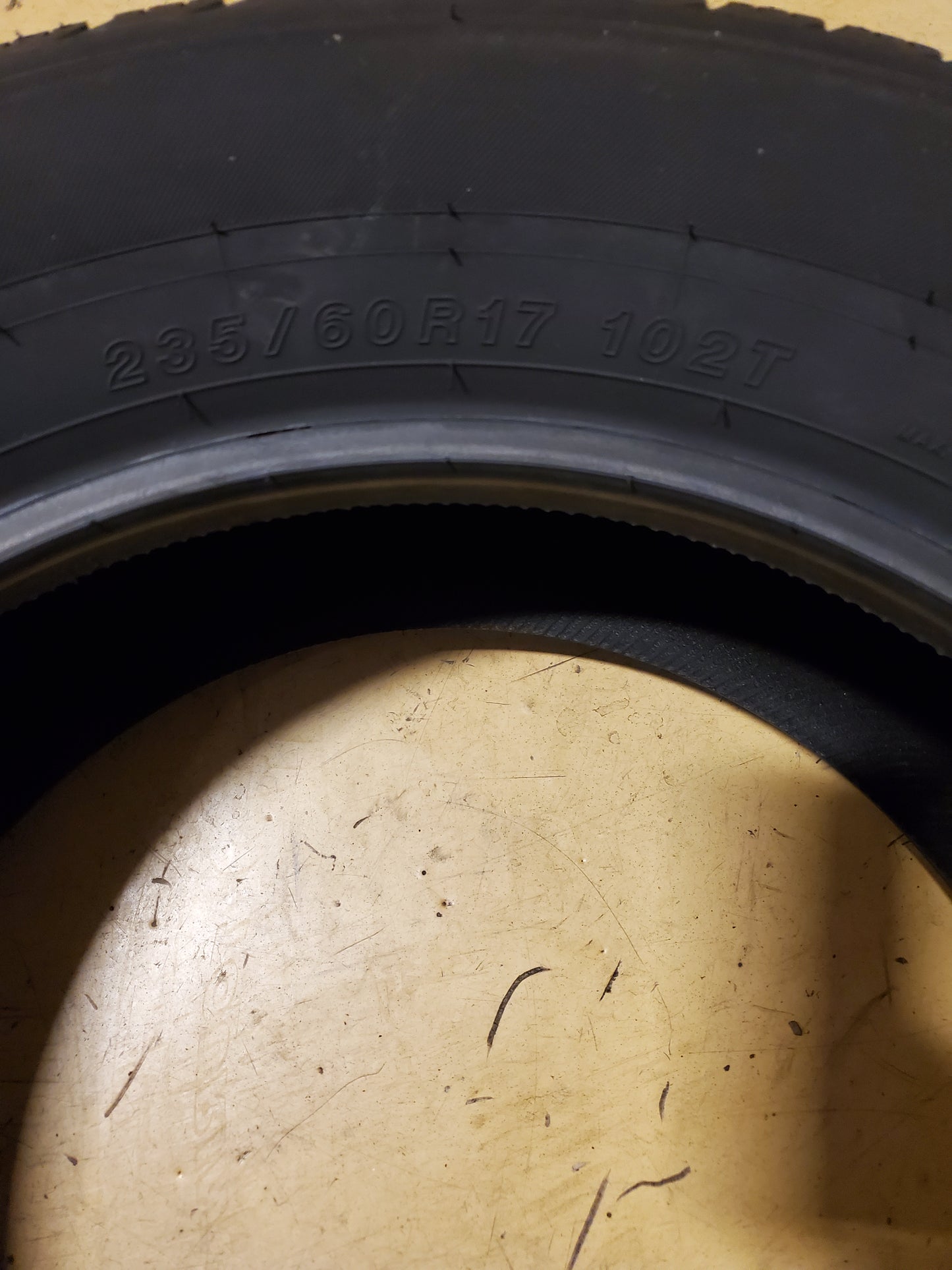 YOKOHAMA AVID TOURING-S BSW P 235 60 17 102T ALL SEASON TIRE 110131832