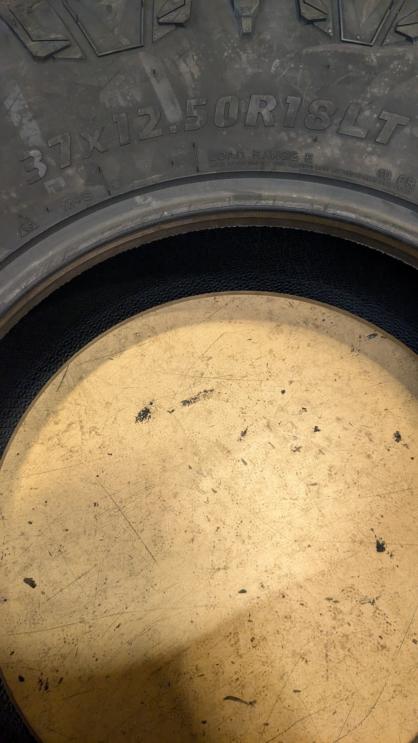 BLACKHAWK RIDGECRAWLER R/T BSW LT 37 12.5 18 128Q 10PLY TIRE 1600477K