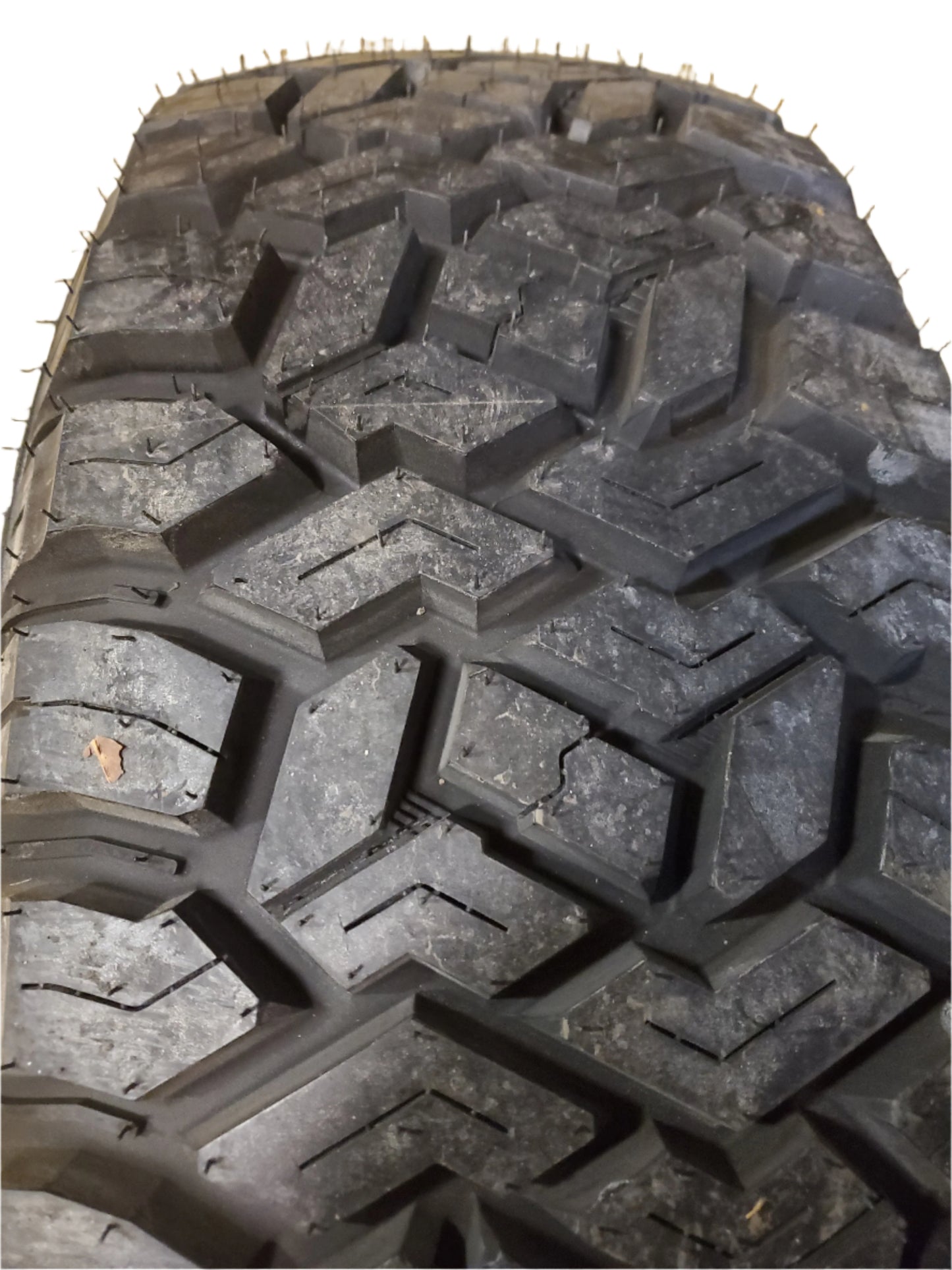FURY COUNTRY HUNTER R/T BSW LT 265 70 17 121/118Q 10PLY RUGGED TIRE RT2657017A
