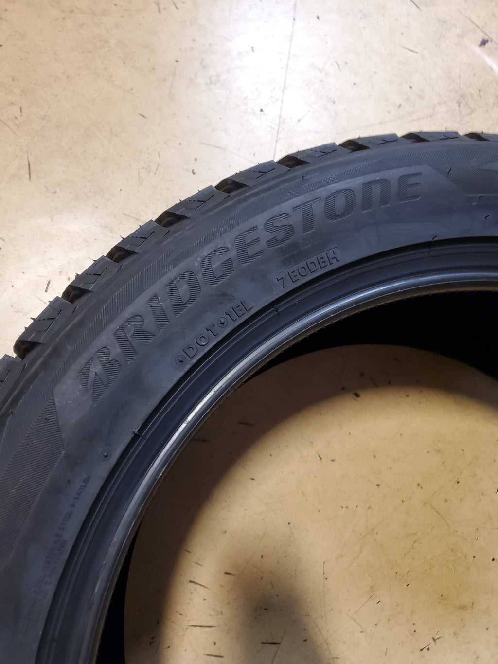 BRIDGESTONE BLIZZAK DM-V2 BSW P 265 50 20 107T WINTER TIRE 016032