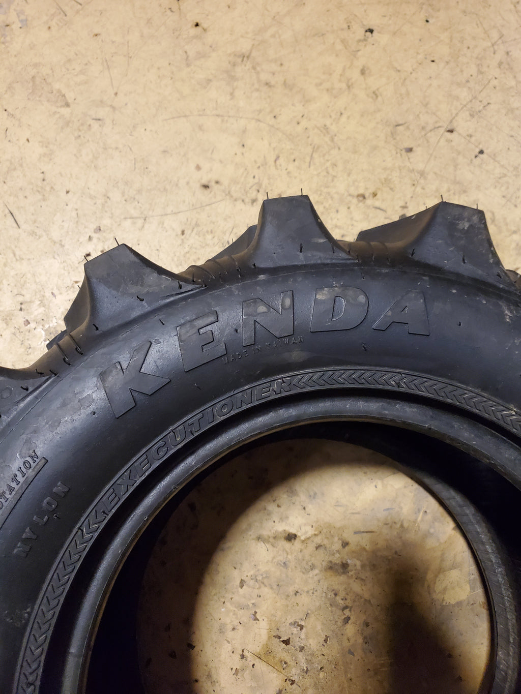 KENDA EXECUTIONER BSW AT 25 10 12 6PLY ATV/UTV TIRE 085381225C1