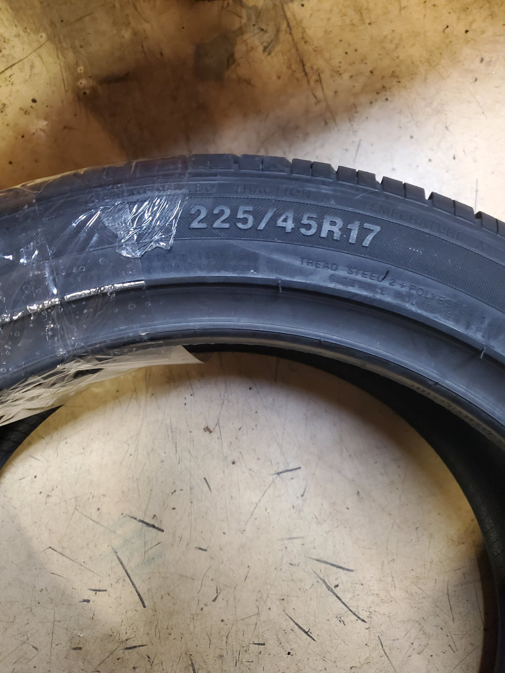 NOS KUMHO SOLUS KH25 BSW P 225 45 17 91H ALL SEASON TIRE 2141103
