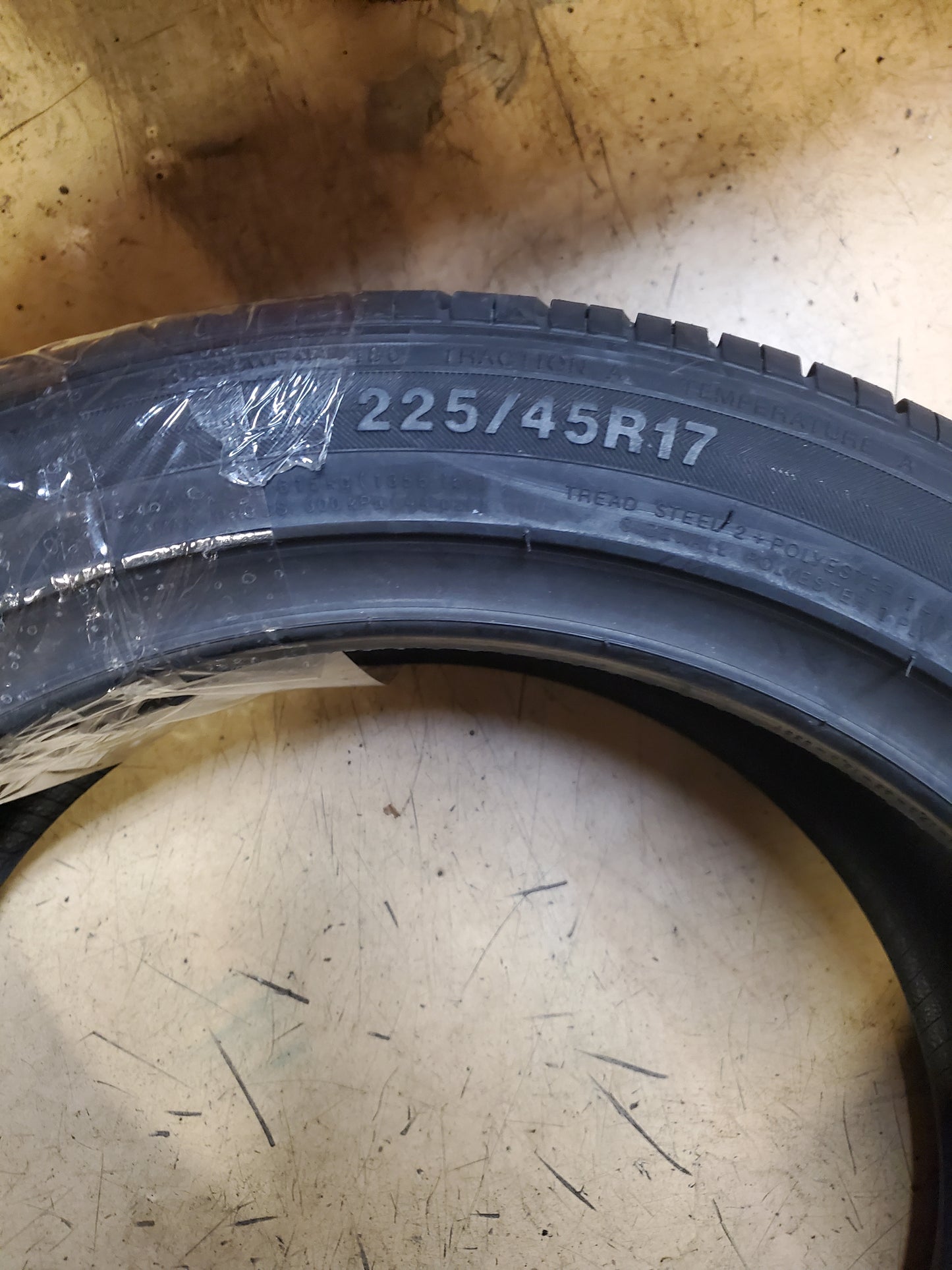 NOS KUMHO SOLUS KH25 BSW P 225 45 17 91H ALL SEASON TIRE 2141103