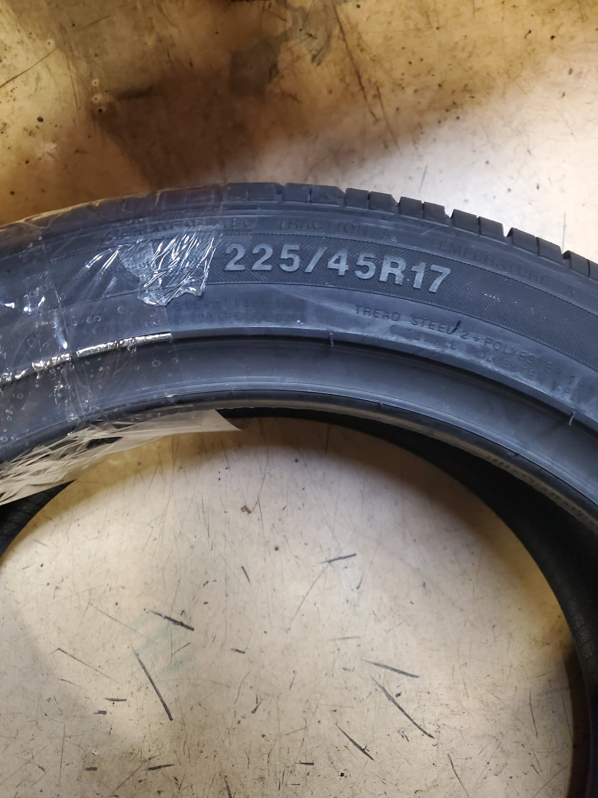 NOS KUMHO SOLUS KH25 BSW P 225 45 17 91H ALL SEASON TIRE 2141103