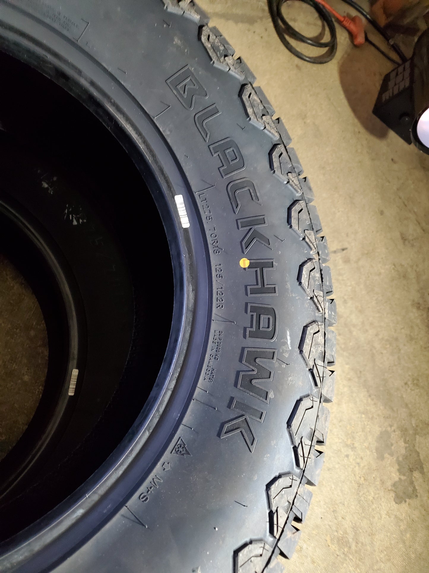 BLACKHAWK RIDGECRAWLER A/T BSW LT 275 70 18 125/122R 10PLY ALL TERRAIN TIRE 4120877V