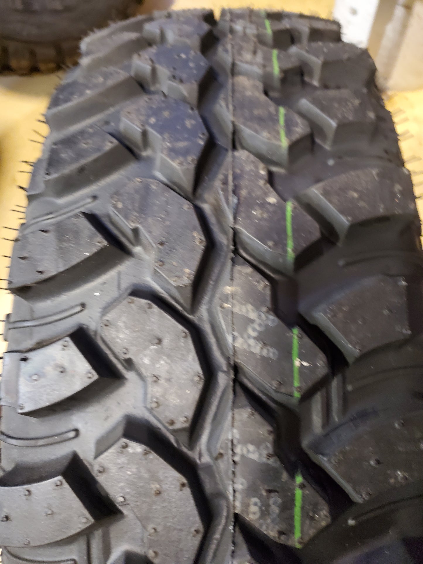FORCEUM M/T08 BSW LT 235 75 15 104/101Q 6PLY MUD TIRE 5M143