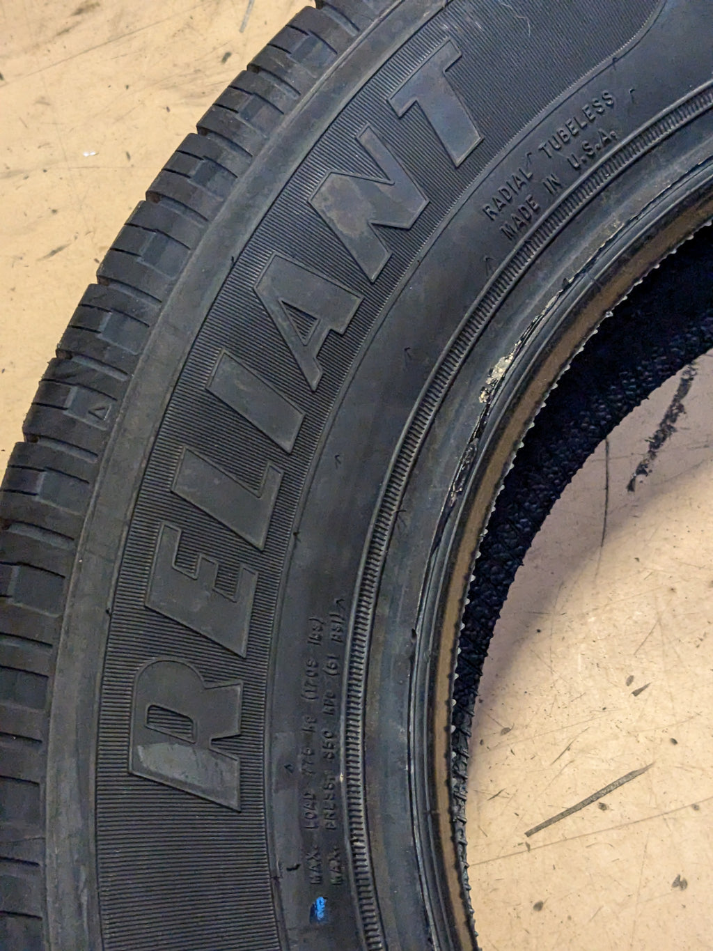 GOODYEAR RELIANT BSW P 215 65 17 99V ALL SEASON TIRE 682066597