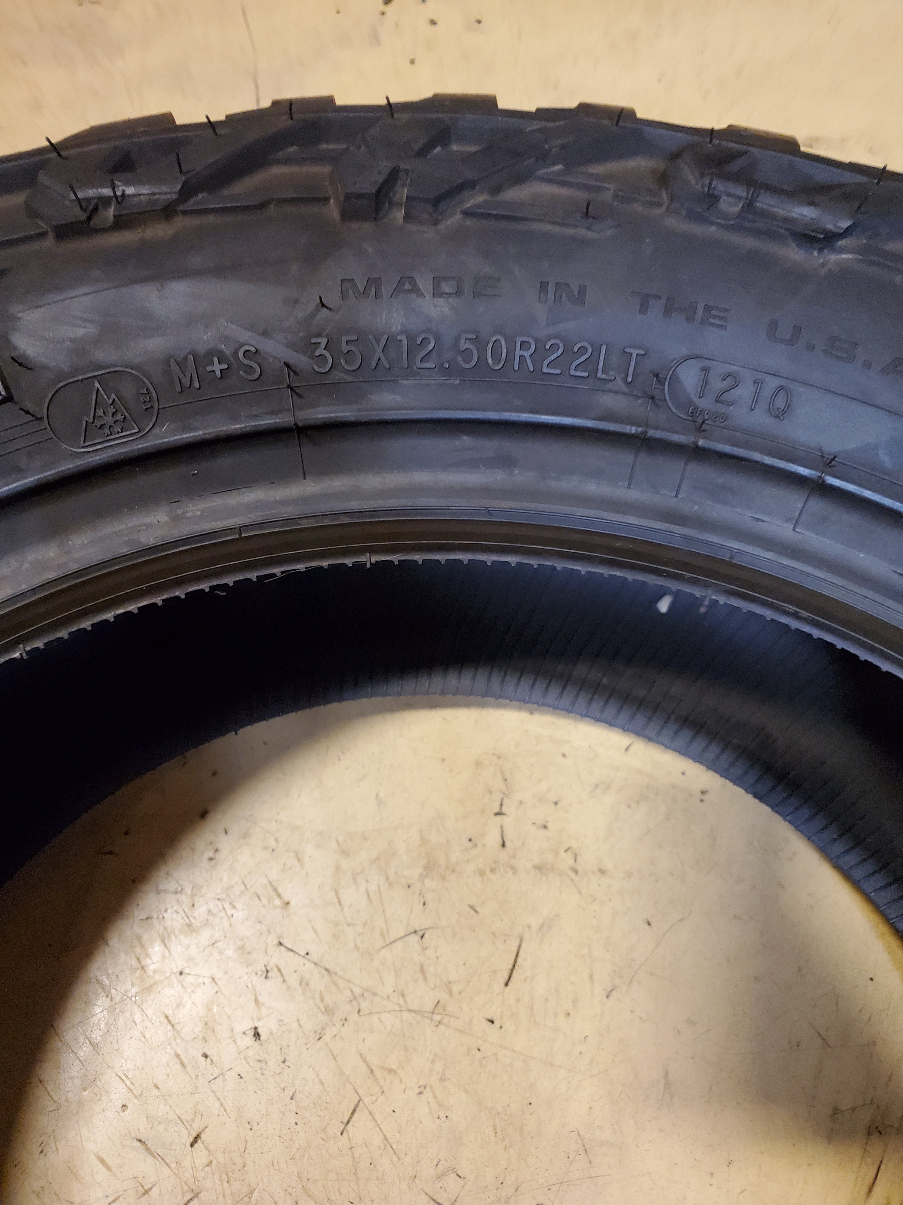 (KSL ONLY) 4 MICKEY THOMPSON BAJA BOSS A/T LT 35 12.5 22 121Q 12PLY ALL TERRAIN TIRE 331037001
