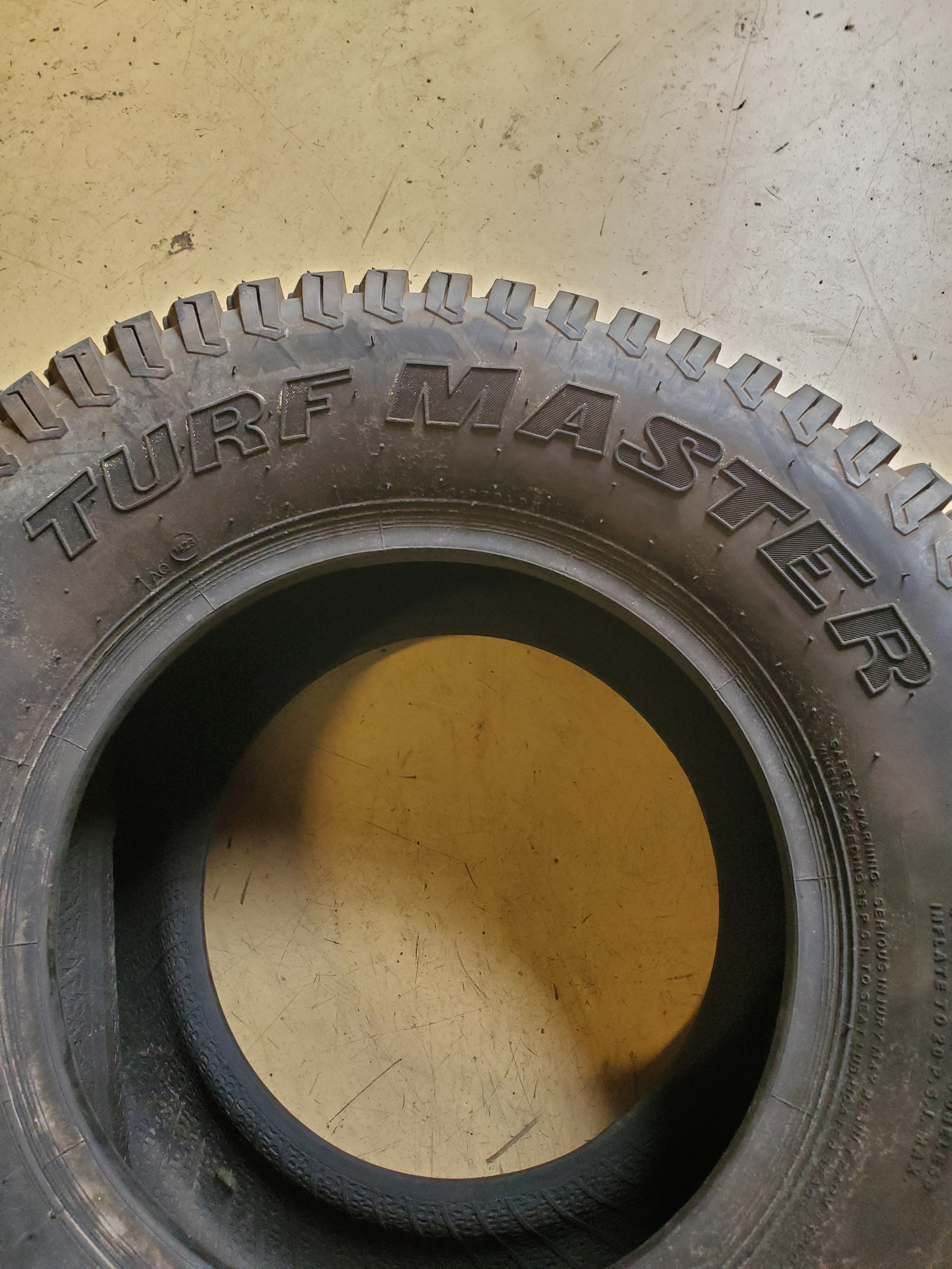 CARLISLE TURF MASTER BSW 24 12 12 4PLY LAWN TIRE 5114091