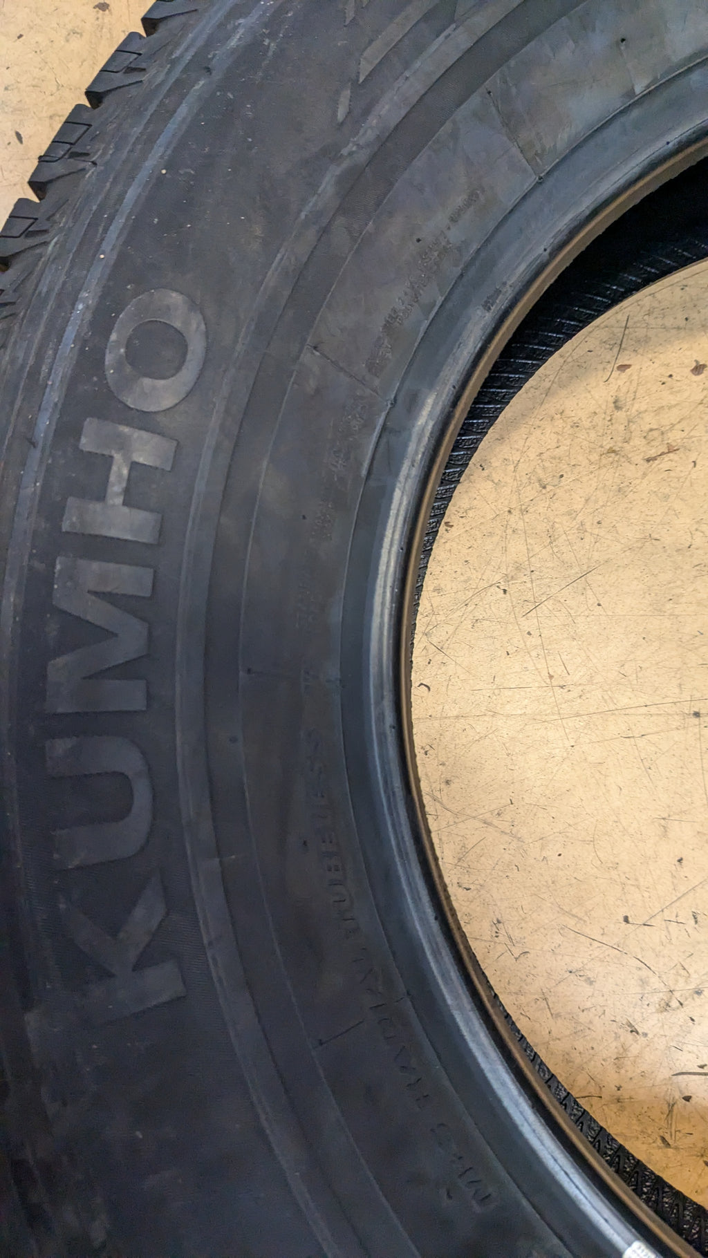 KUMHO CRUGEN HT51 BSW P 255 70 18 112T ALL WEATHER TIRE 2205783